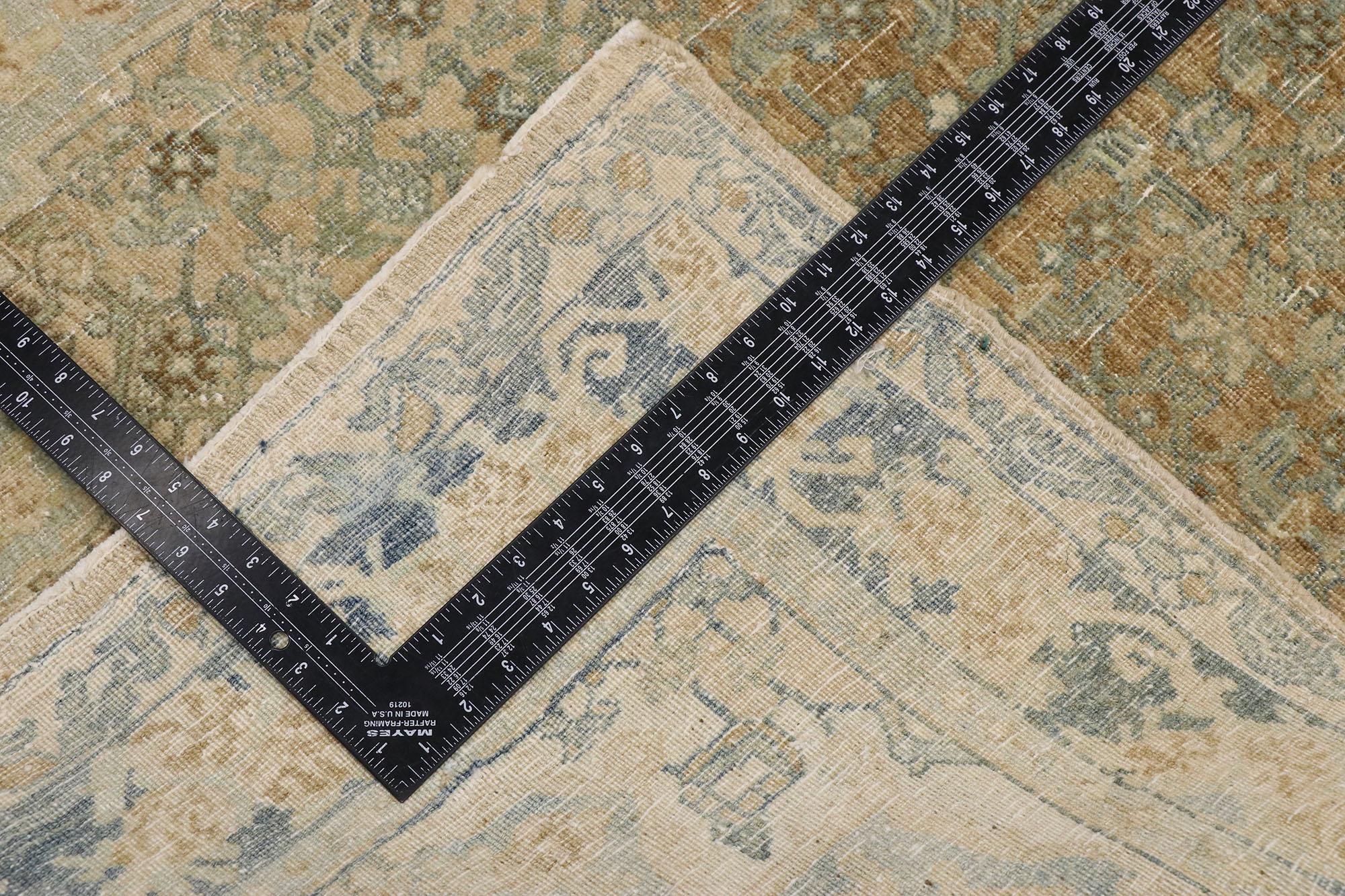 Tapis de couloir persan Bijar ancien vieilli avec style Shaker rustique moderne Abîmé - En vente à Dallas, TX