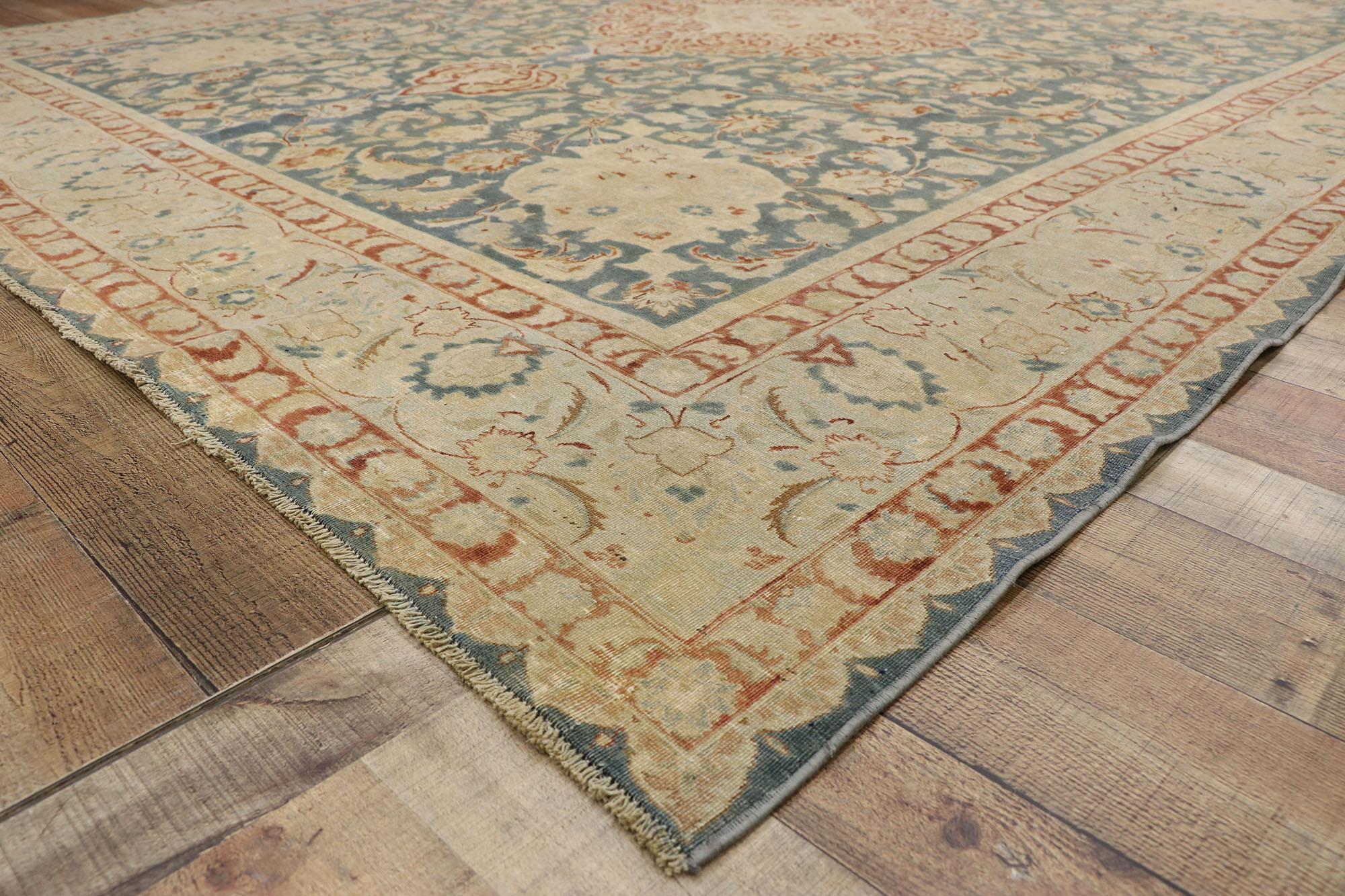 Distressed Antique Persian Heriz Design Rug with English Chintz Rustic Style In Distressed Condition In Dallas, TX