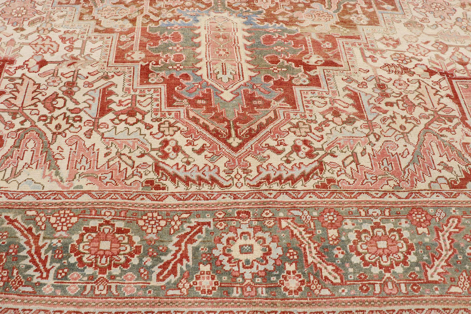 Heriz Serapi Tapis persan Heriz ancien vieilli de style bohème rustique en vente