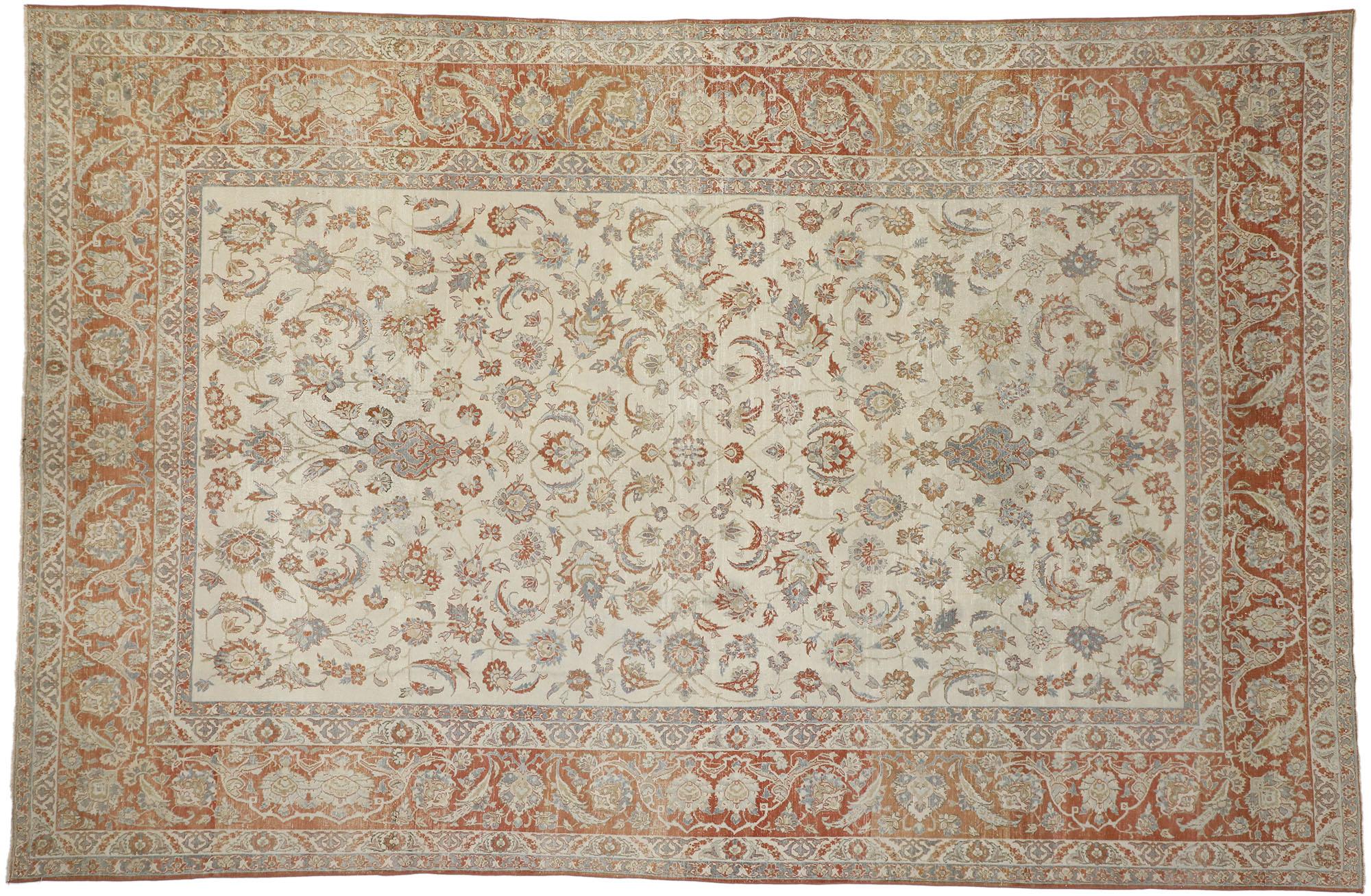 Antiker persischer Isfahan-Teppich im Used-Look, rustikaler Charme auf patriotischem Flair im Angebot 1