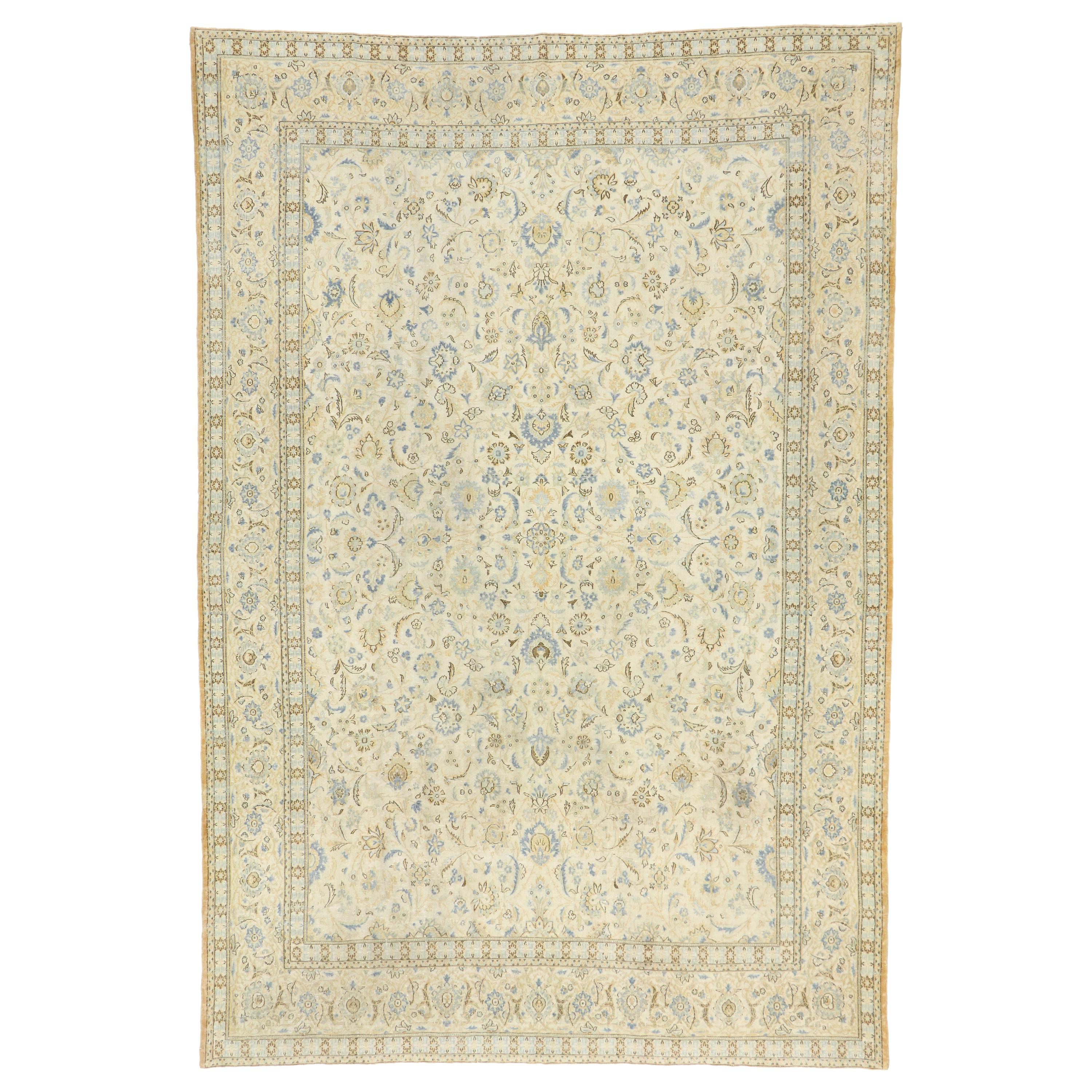 Antiker persischer Kashan-Teppich im englischen Manor-Stil im Used-Stil mit Wollwolle-Muster