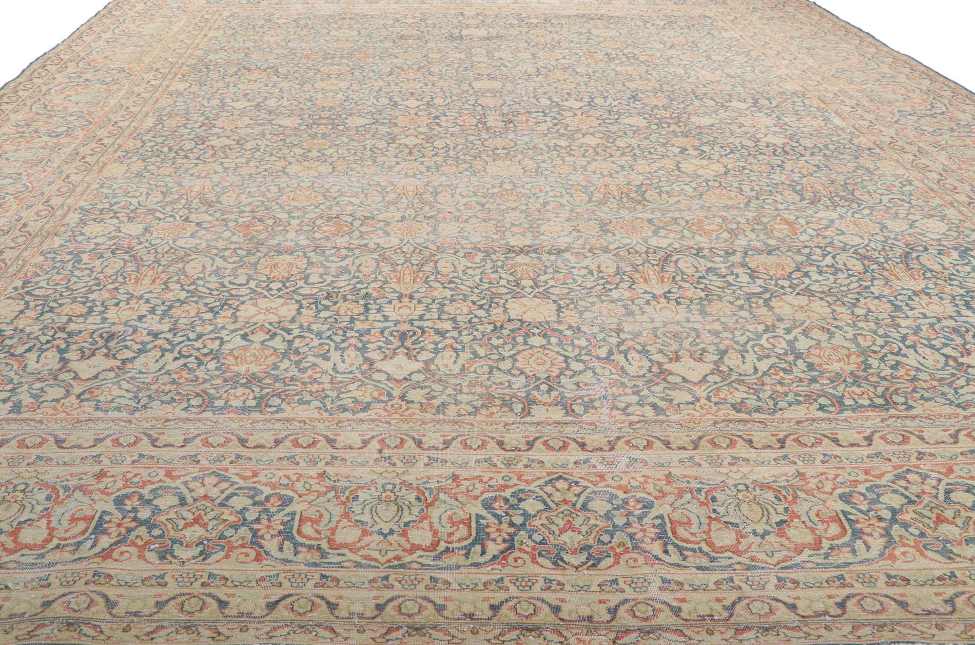 Antiker persischer Kerman-Teppich im Used-Look (Persisch) im Angebot