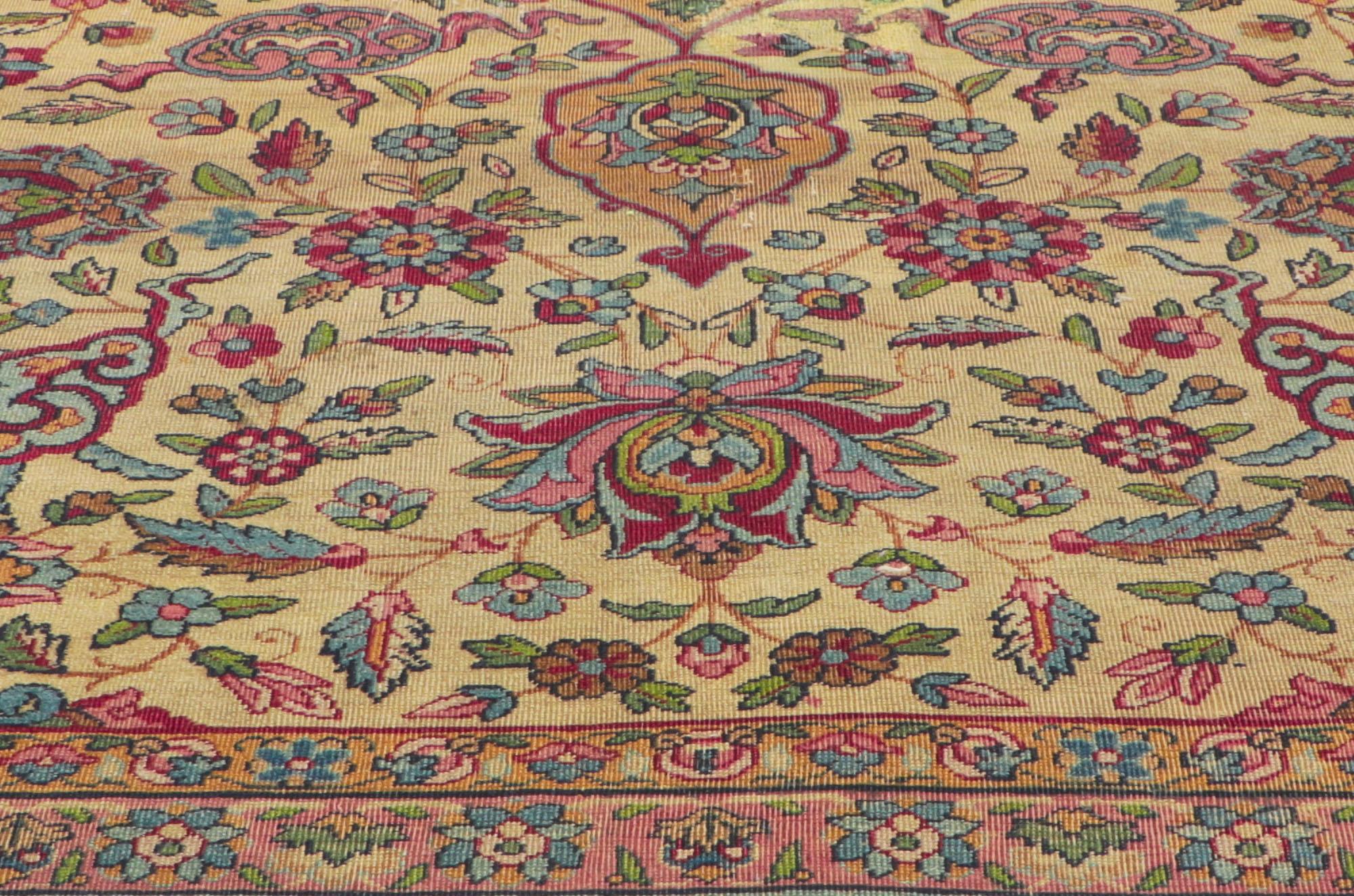 Antik getragener persischer Kerman-Teppich, Bridgerton-Stil trifft auf Rokoko-Eleganz (Persisch) im Angebot