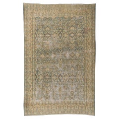 Antiker persischer Kerman-Teppich aus Goldbronze, Rugged Beauty Meets Laid-Back Luxury