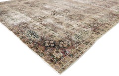 Antiker persischer Kerman-Teppich im Vintage-Stil im Distressed-Stil mit rustikalem Renaissance-Stil