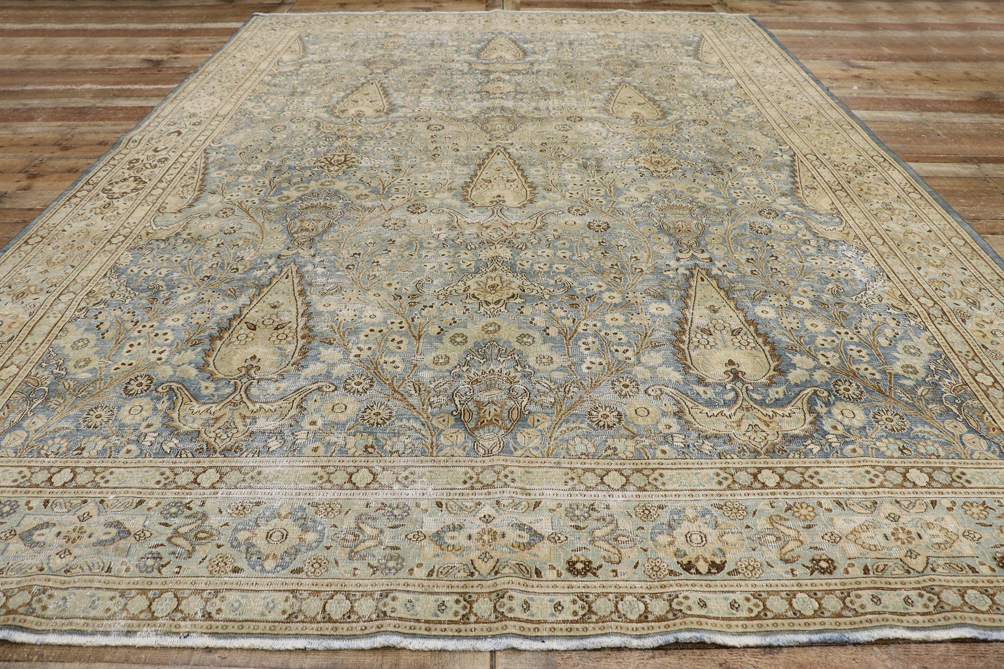 Antiker persischer Khorassan-Teppich im Used-Look, 09'04 x 12'08 (20. Jahrhundert) im Angebot