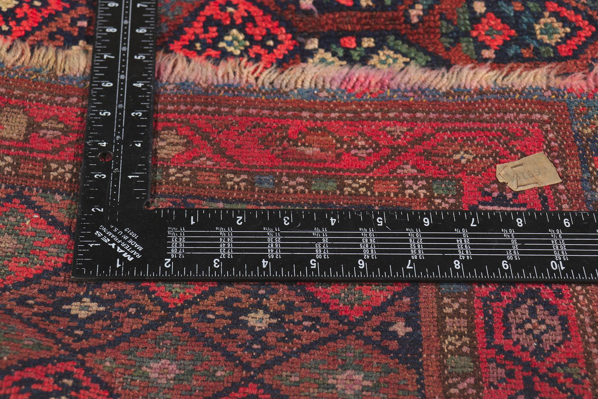 Tapis persan ancien vieilli du Kurde avec style Lodge d'Adirondack Abîmé - En vente à Dallas, TX