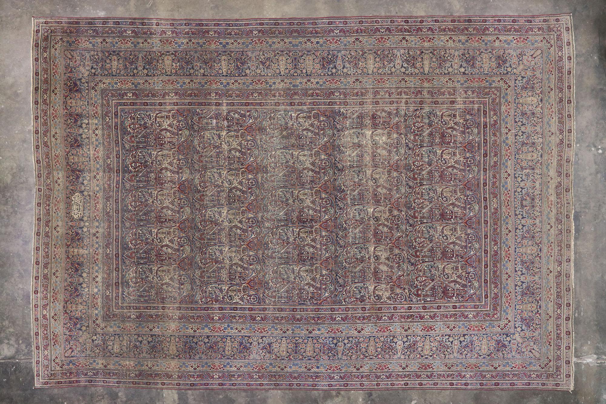XIXe siècle Tapis persan ancien Lavar Kerman en mauvais état avec style rustique de campagne anglaise en vente