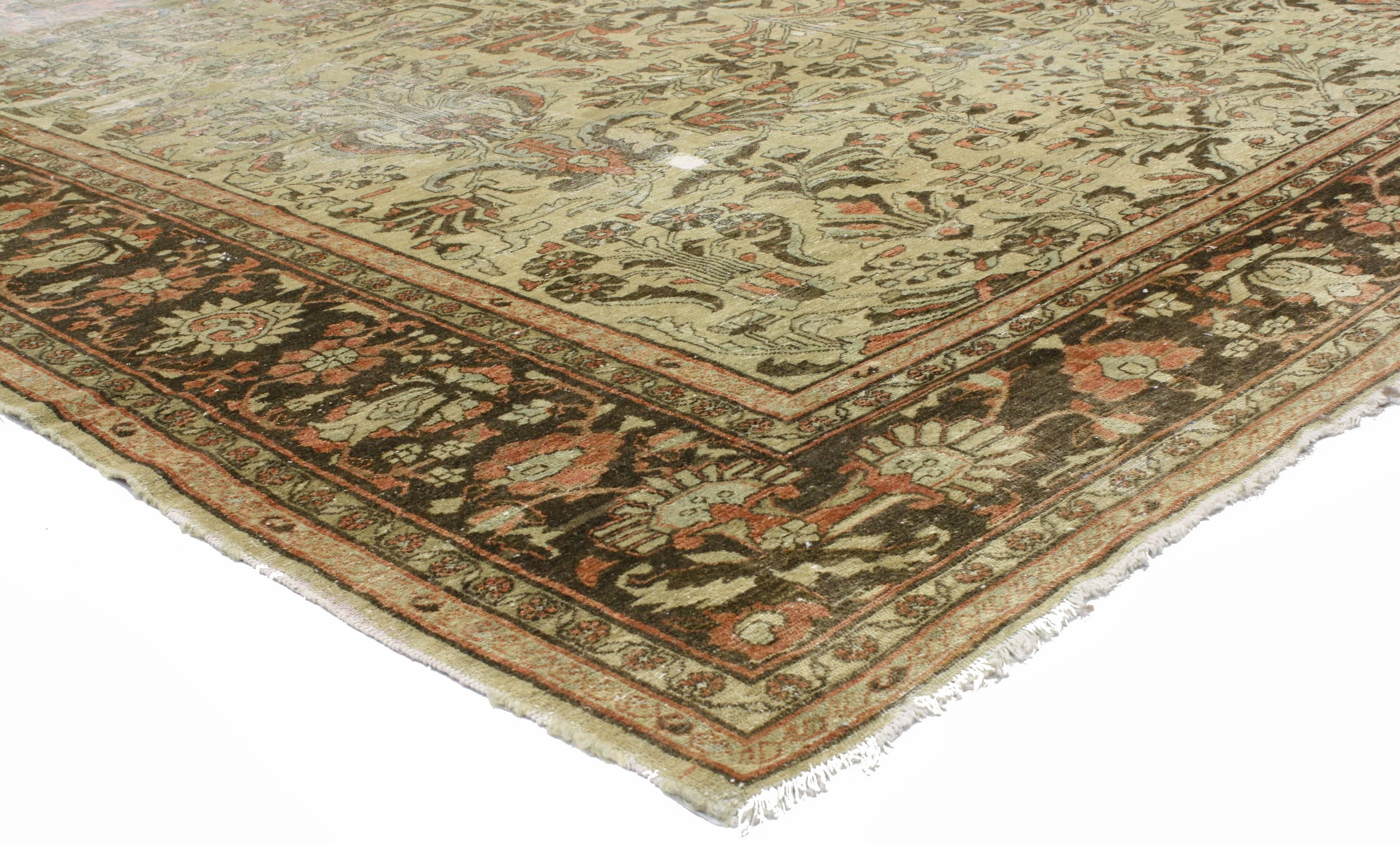 72824, distressed antique Persian Lilihan rug with modern English Chintz Rustic style. Balancing a timeless floral design with traditional sensibility and a lovingly timeworn patina, this hand knotted wool distressed antique Persian Lilihan rug