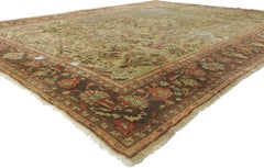 Antiker persischer Lilihan-Teppich im traditionellen Stil des späten 19. Jahrhunderts, Distressed