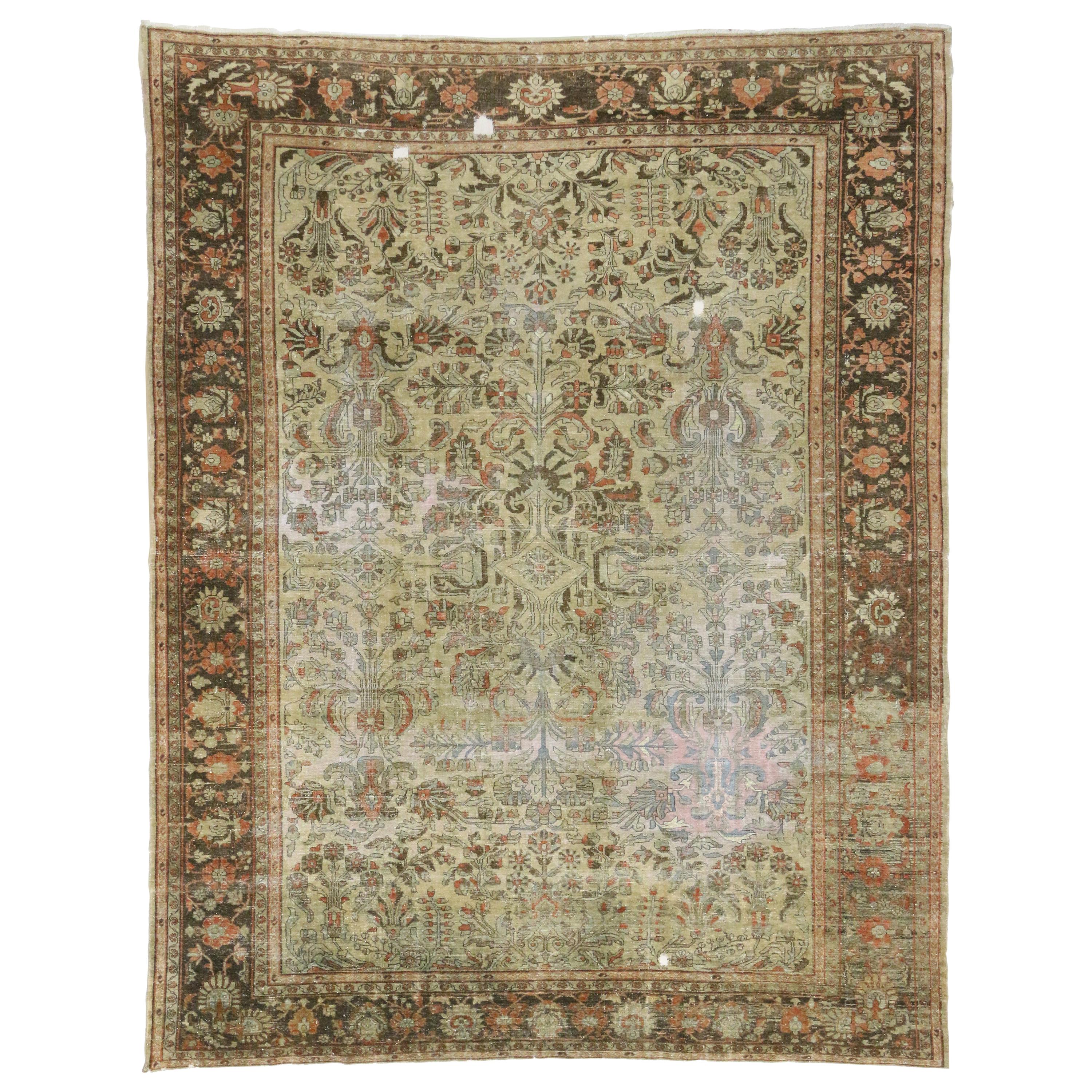 Tapis persan Lilihan ancien vieilli avec chinoiseries modernes de style rustique anglais