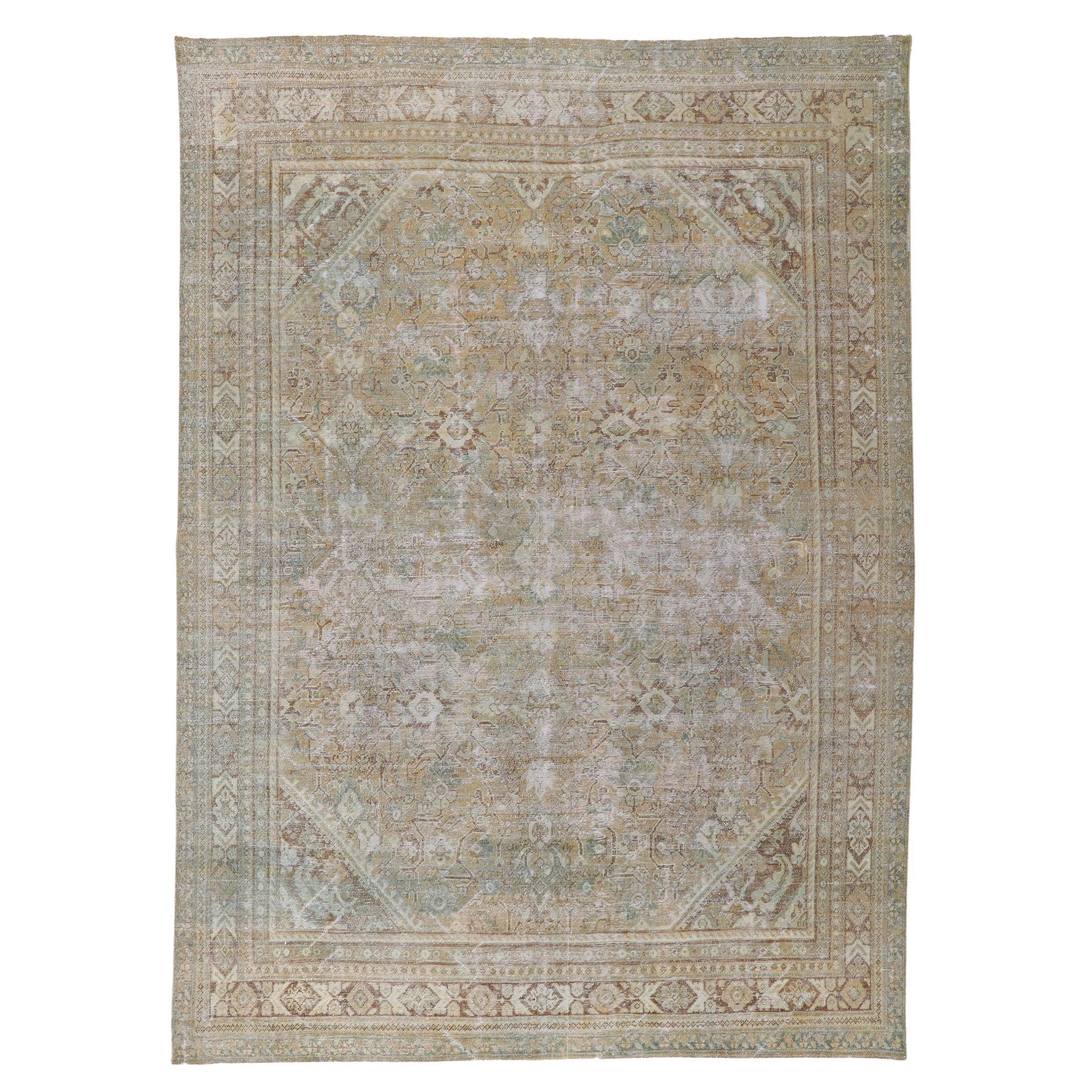 Alfombra persa Mahal de 1910 envejecida con estilo moderno, rústico y refinado