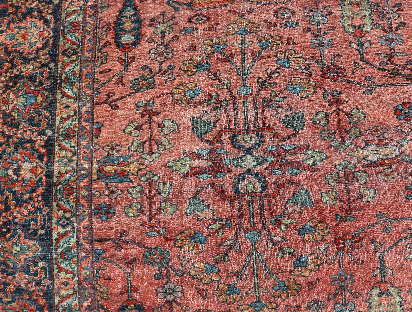 Antiker persischer Mahal-Teppich im Used-Look im Used-Look mit Blumenmuster 14'10 x 20'4 im Zustand „Gut“ im Angebot in Atlanta, GA
