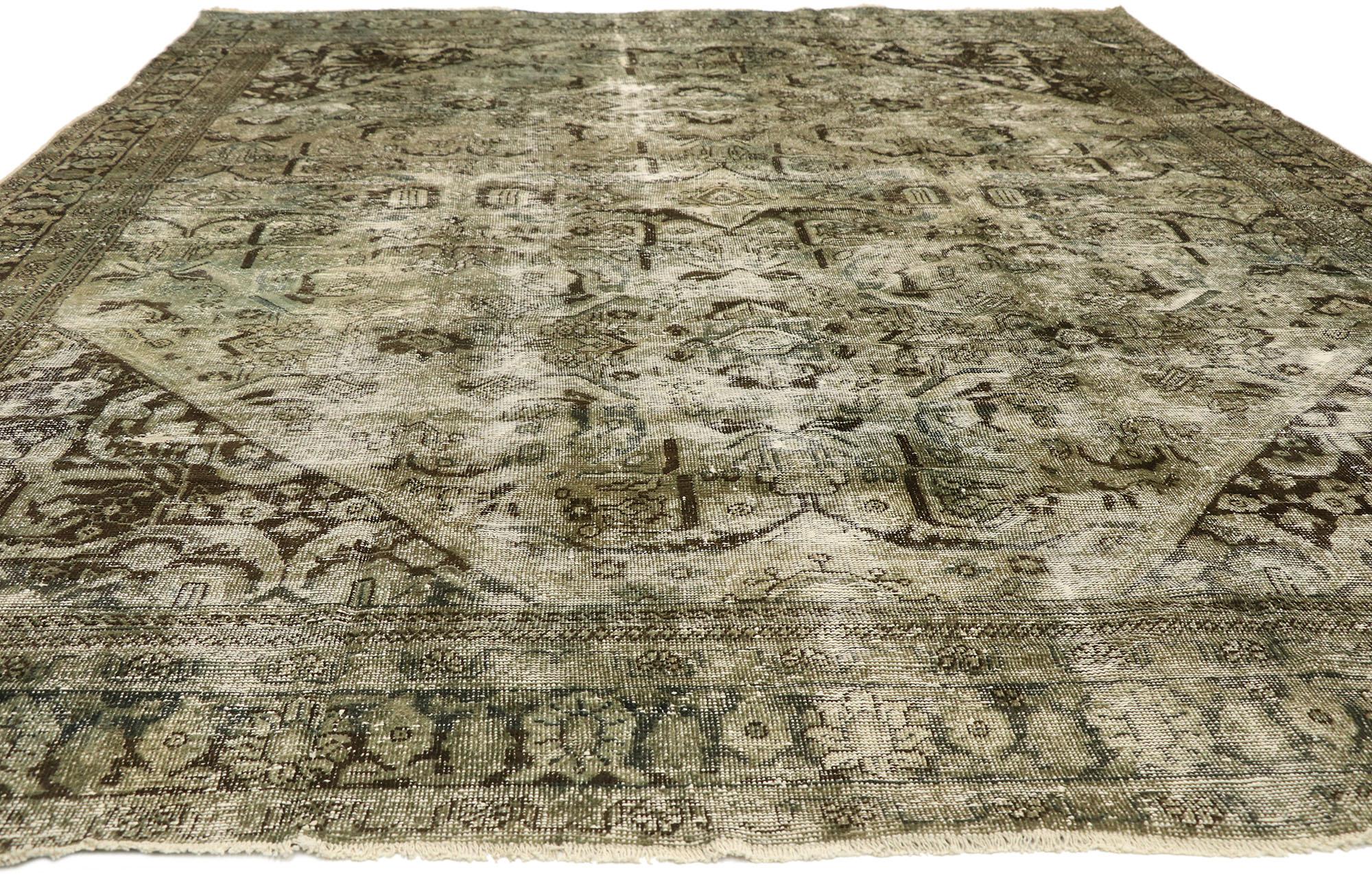 Antiker persischer Mahal-Teppich im Used-Look, 09'00 x 12'02, im Used-Look (Malayer) im Angebot