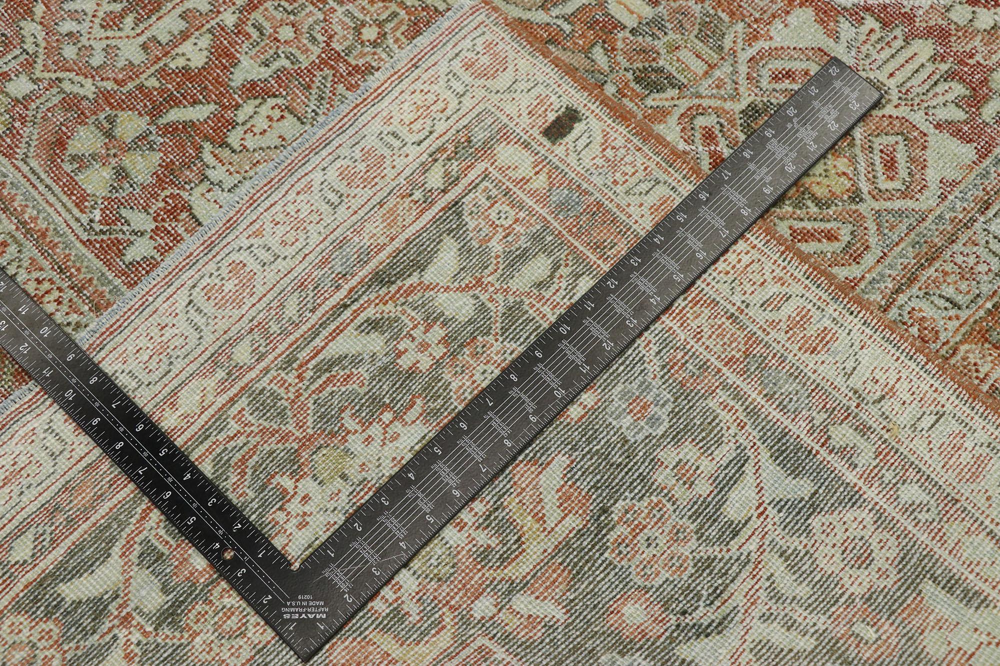 Noué à la main Tapis persan Mahal ancien vieilli de style colonial américain rustique en vente