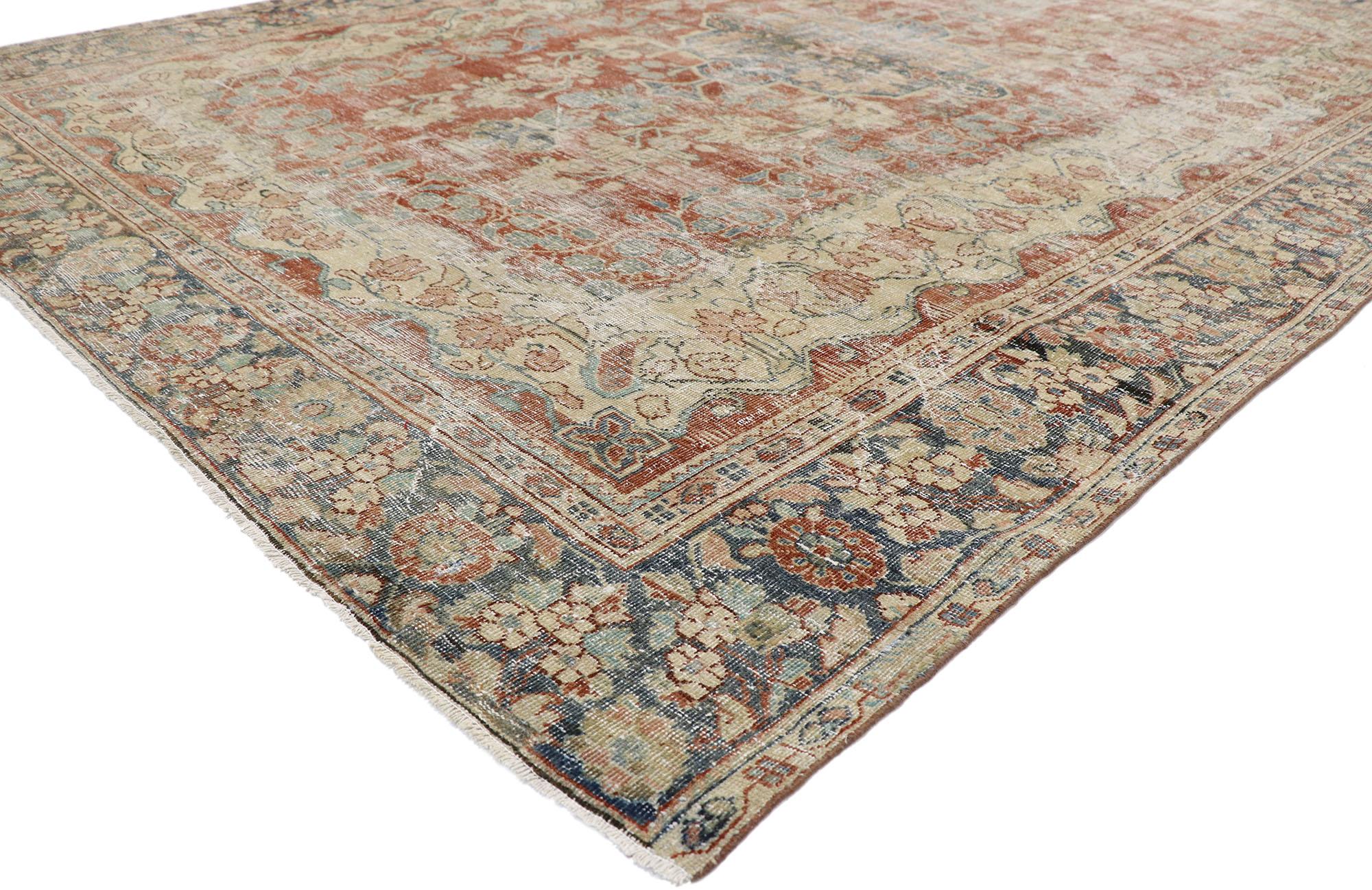 60832, distressed antique Persian Mahal rug with Rustic Modern Spanish Farmhouse style. Cleverly composed and effortlessly chic with rustic Andalusian sensibility, this hand knotted wool distressed antique Persian Mahal rug will take on a curated