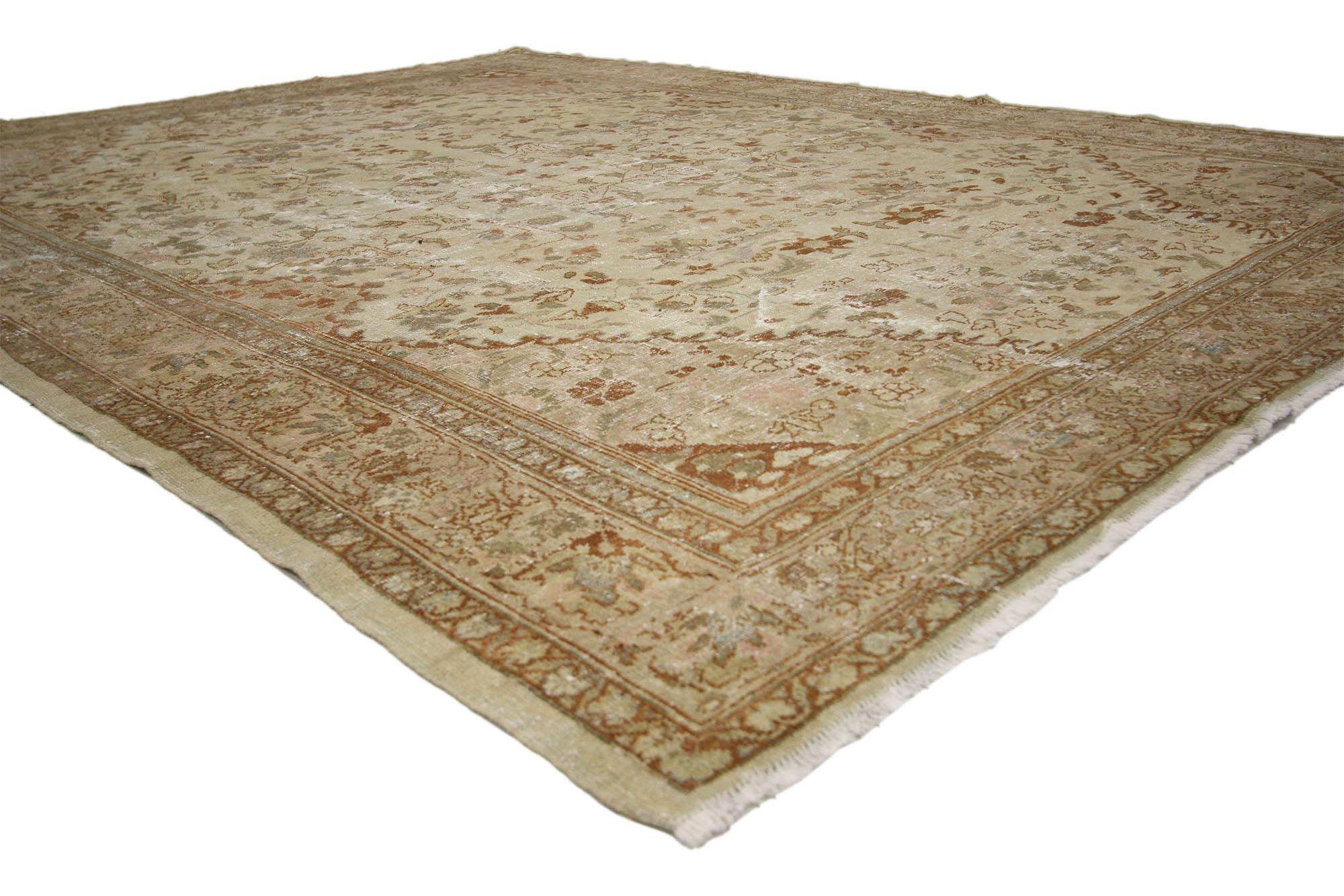 74939 Antiker persischer Mahal-Teppich, 07'01 x 09'03. Die antik gewaschenen persischen Mahal-Teppiche stammen aus der iranischen Mahallat-Region und zeichnen sich durch ihr liebevoll gealtertes Aussehen aus. Bei diesem speziellen Waschverfahren