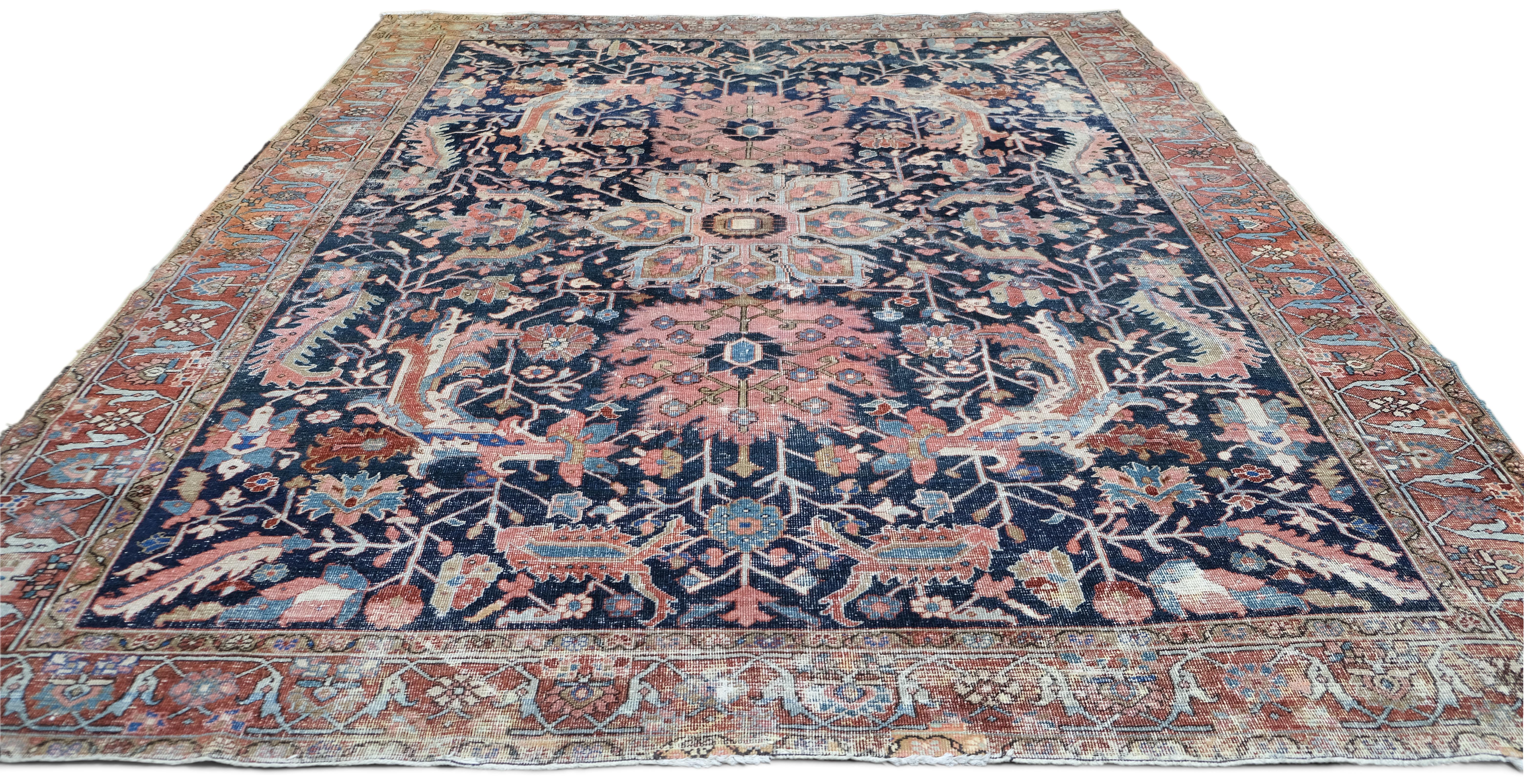 Antiker persischer Mahal-Wollteppich im Used-Look im Used-Look 8'9''10'8'' (Handgeknüpft) im Angebot