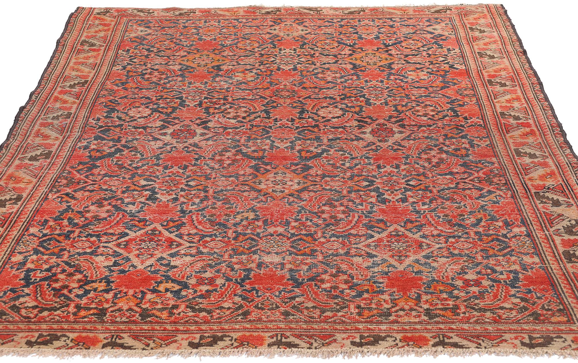 Antiker persischer Malayer-Teppich, beschädigt (Persisch) im Angebot