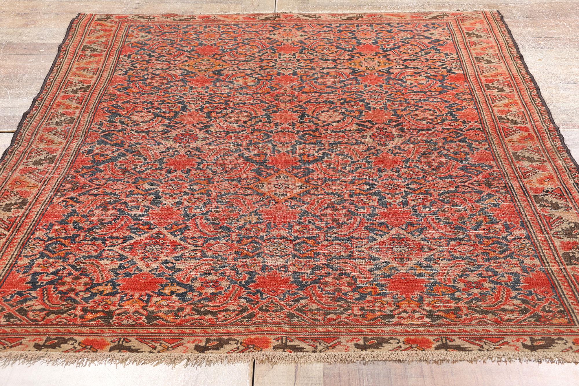 Antiker persischer Malayer-Teppich, beschädigt im Angebot 1
