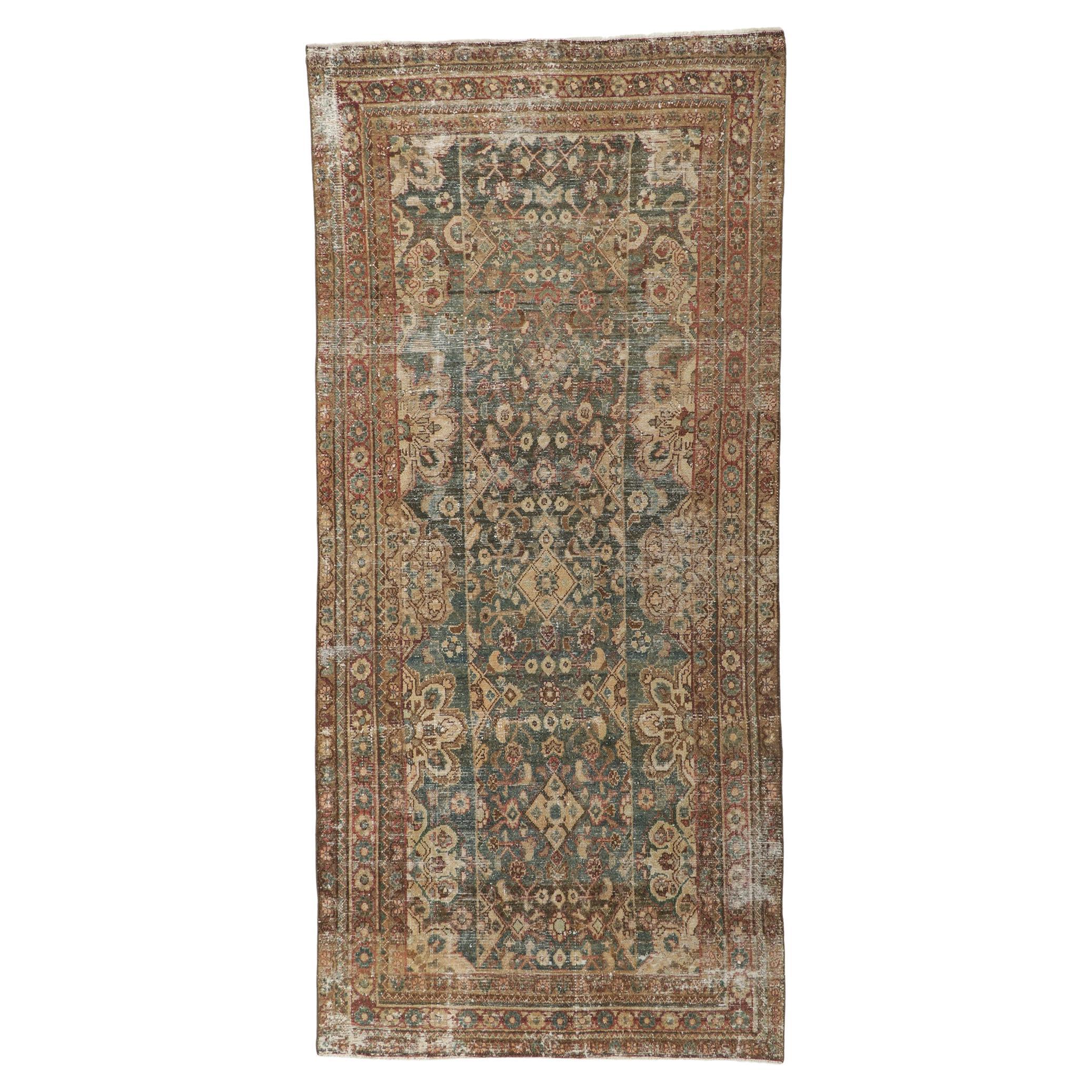 Antiker persischer Malayer-Teppich aus Goldbronze, entspannte Raffinesse trifft auf rustikalen Charme
