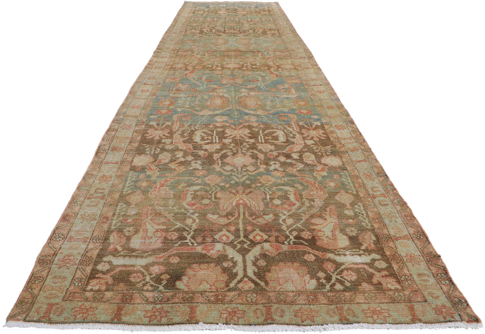 Antique-Worn Persian Malayer Rug, Earth-Tone Elegance Meets Relaxed Refinement In Distressed Condition For Sale In Dallas, TX