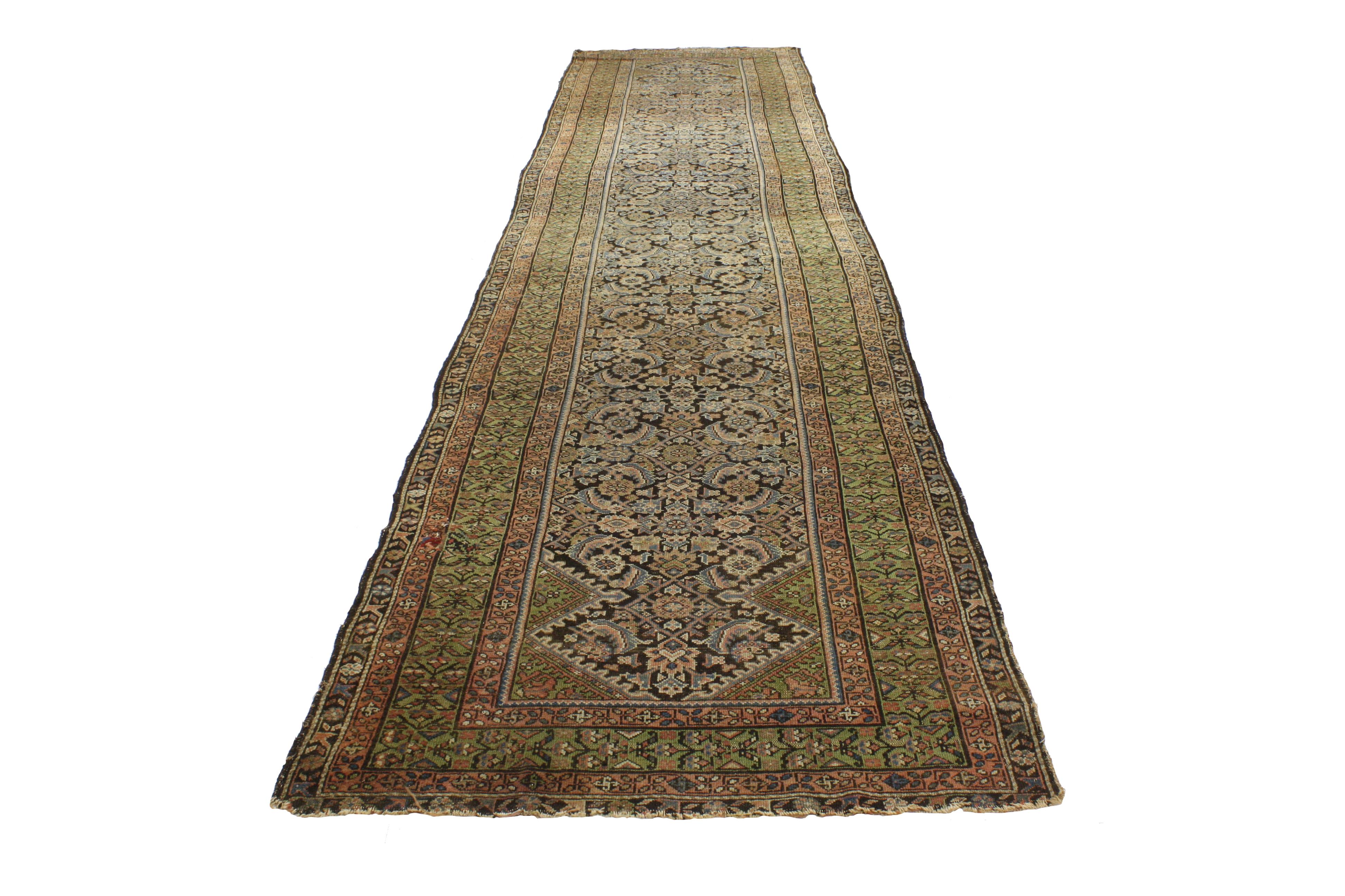 Antiker persischer Malayer Teppich Teppich Läufer im Zustand „Starke Gebrauchsspuren“ im Angebot in Dallas, TX