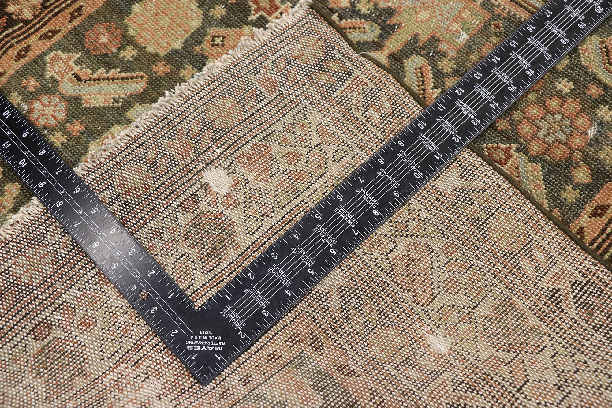 Tapis de couloir persan Malayer ancien et vieilli de style industriel moderne et rustique Abîmé - En vente à Dallas, TX