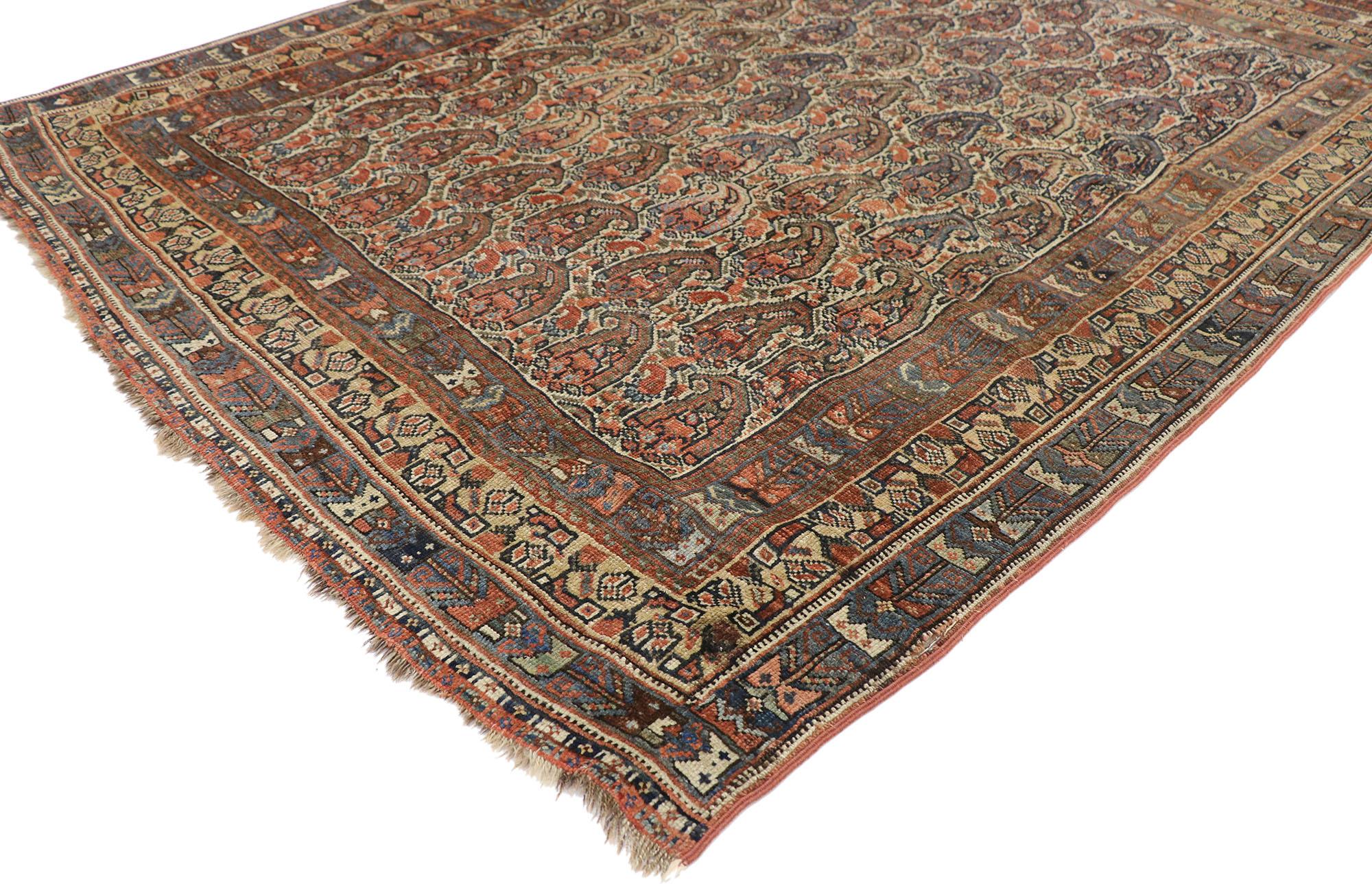77617 Antiker persischer Shiraz-Teppich mit Boteh-Muster und modernem rustikalem Stil. Warm und einladend mit rustikaler Sensibilität, zeigt dieser handgeknüpfte Wollteppich ein sich überall wiederholendes Muster aus opulenten Mir-a-Boteh-Motiven,