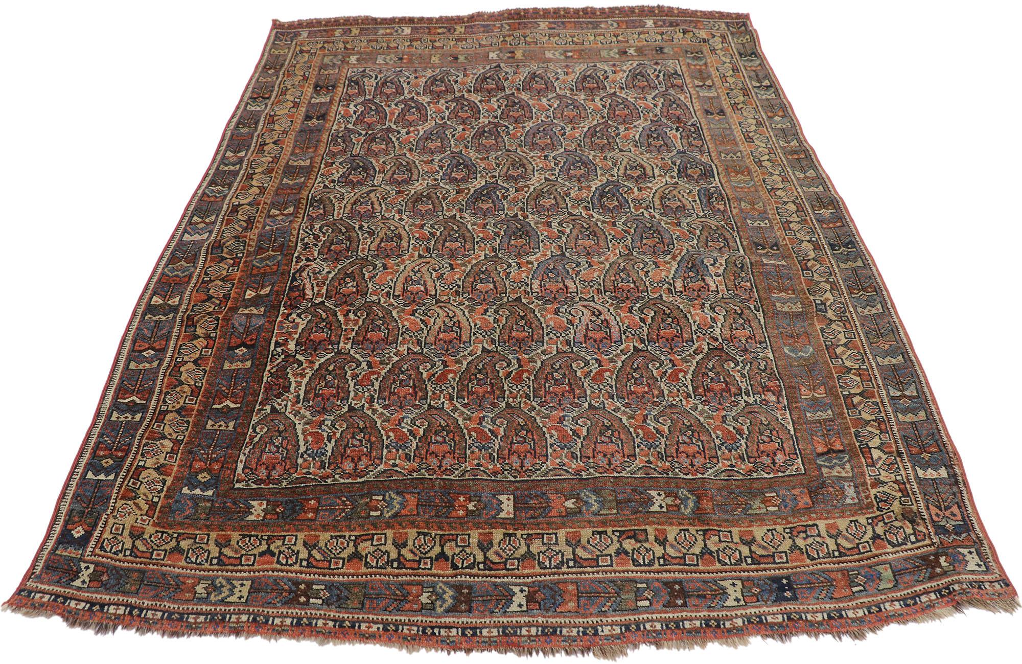Antiker persischer Shiraz-Teppich im Used-Stil mit Boteh-Muster und modernem, rustikalem Stil (Arts and Crafts) im Angebot