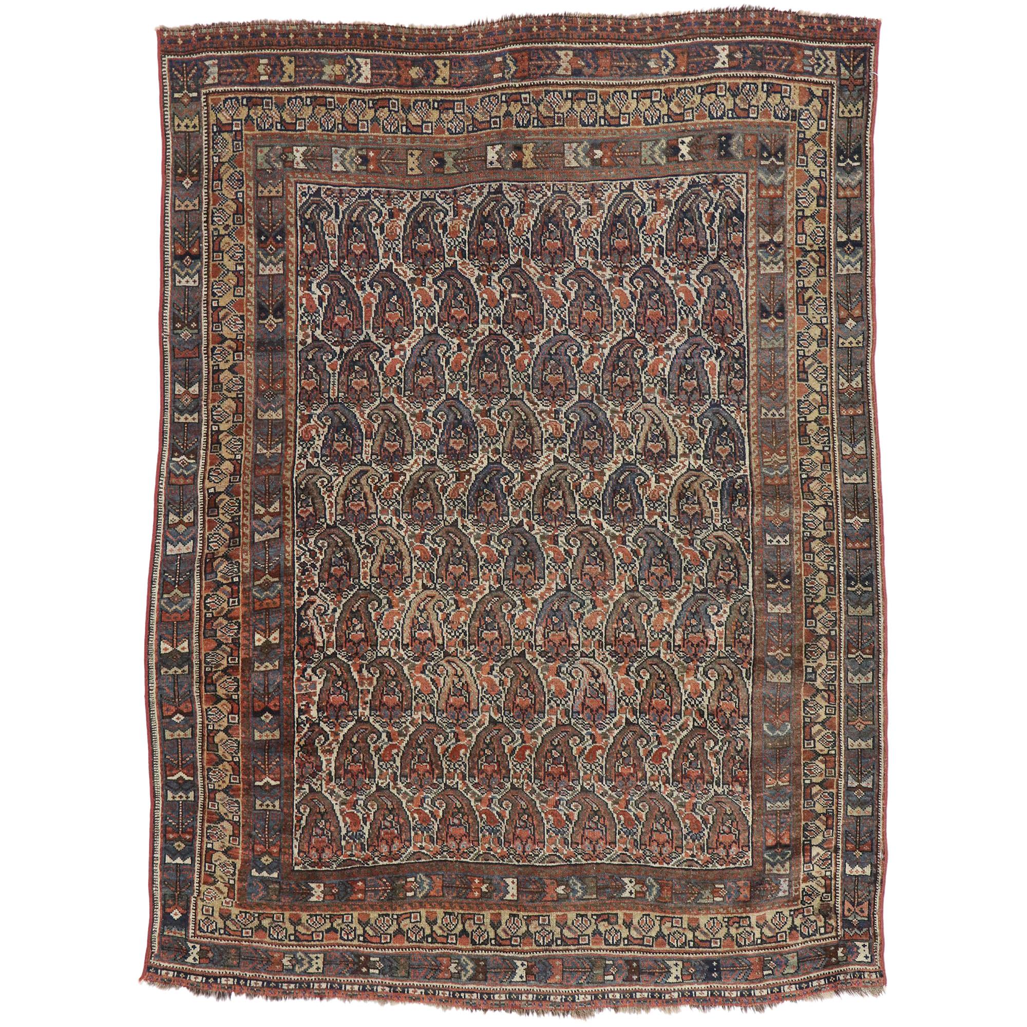 Antiker persischer Shiraz-Teppich im Used-Stil mit Boteh-Muster und modernem, rustikalem Stil im Angebot
