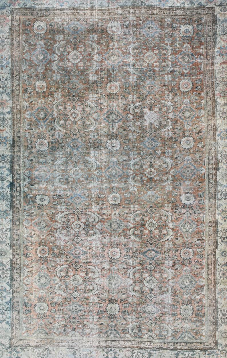 Distressed Antique Large Sultanabad Rug in Faded Red Background, Blue, Green In Distressed Condition In Atlanta, GA