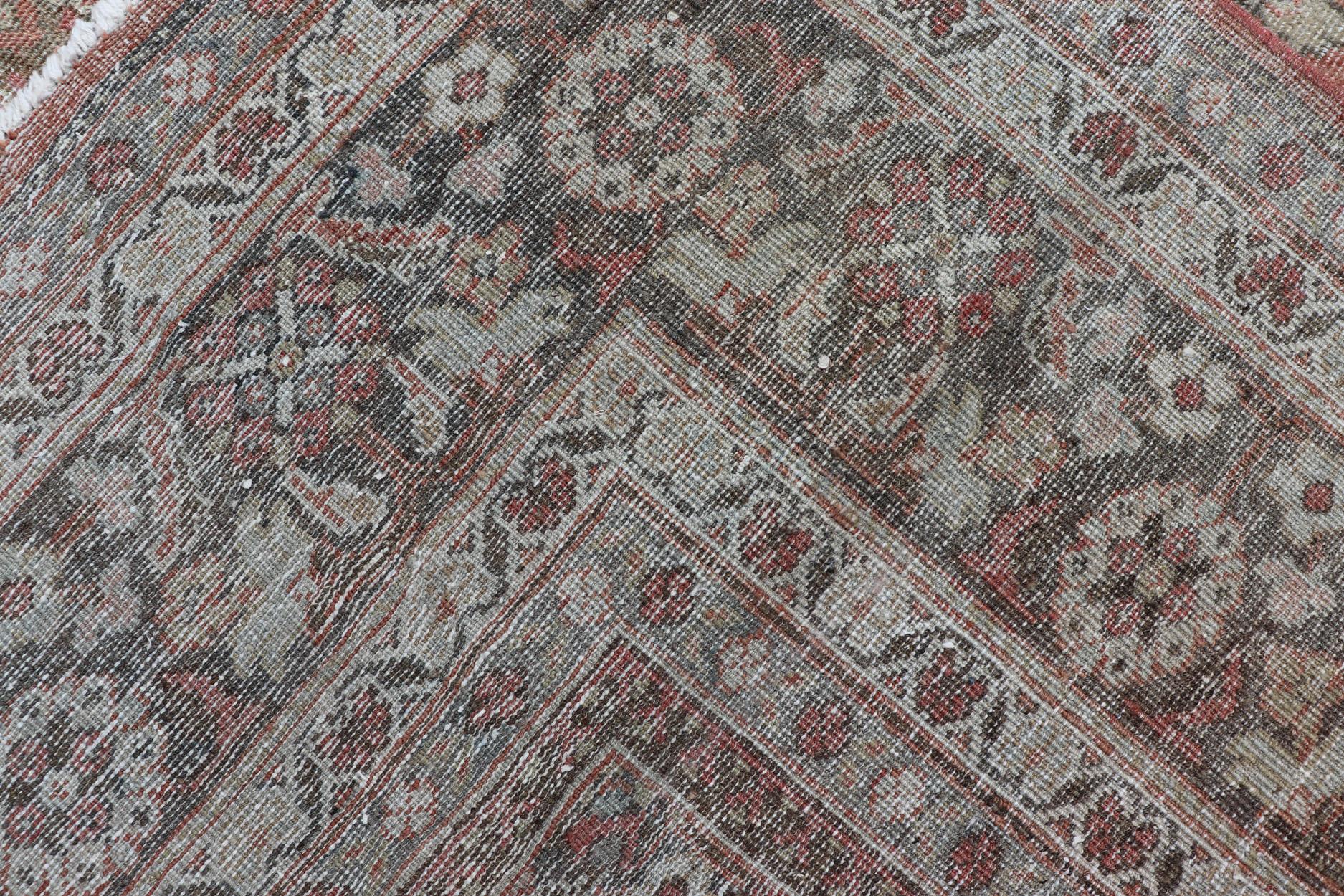 Distressed Antique Sultanabad Rug in Faded Red Background, Charcoal Border For Sale 11
