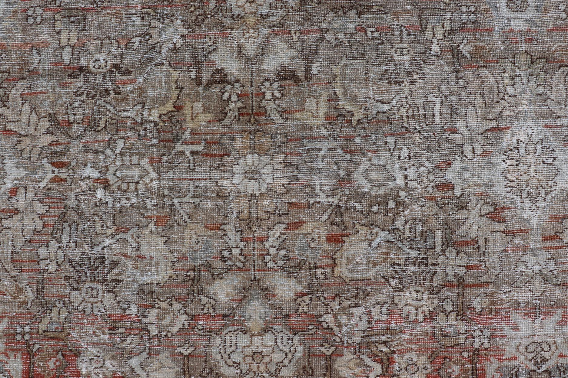 Distressed Antique Persian Sultanabad Rug in Wool with Floral Design For Sale 10
