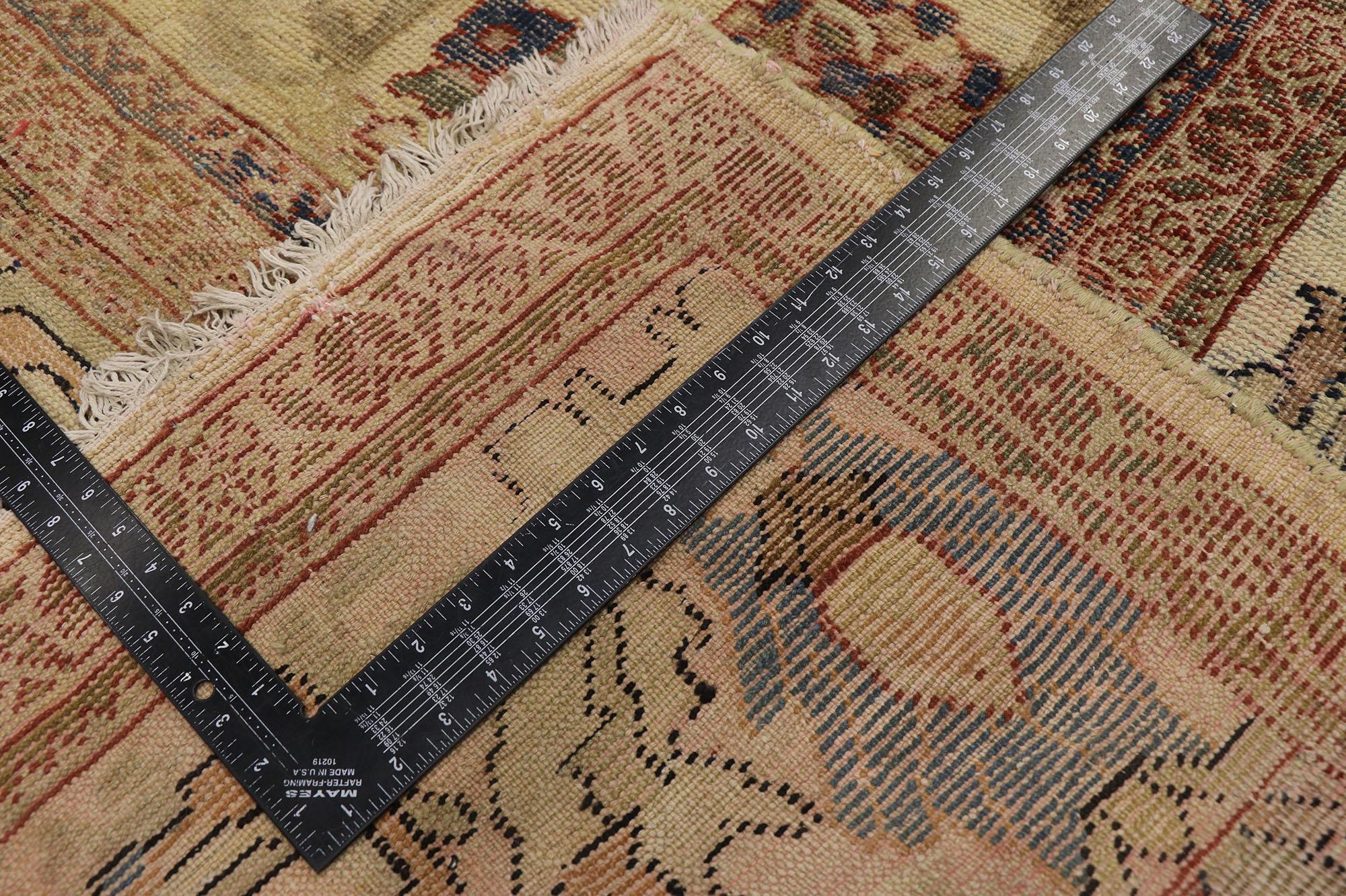 Late 19th Century Antique Persian Sultanabad Rug In Distressed Condition For Sale In Dallas, TX