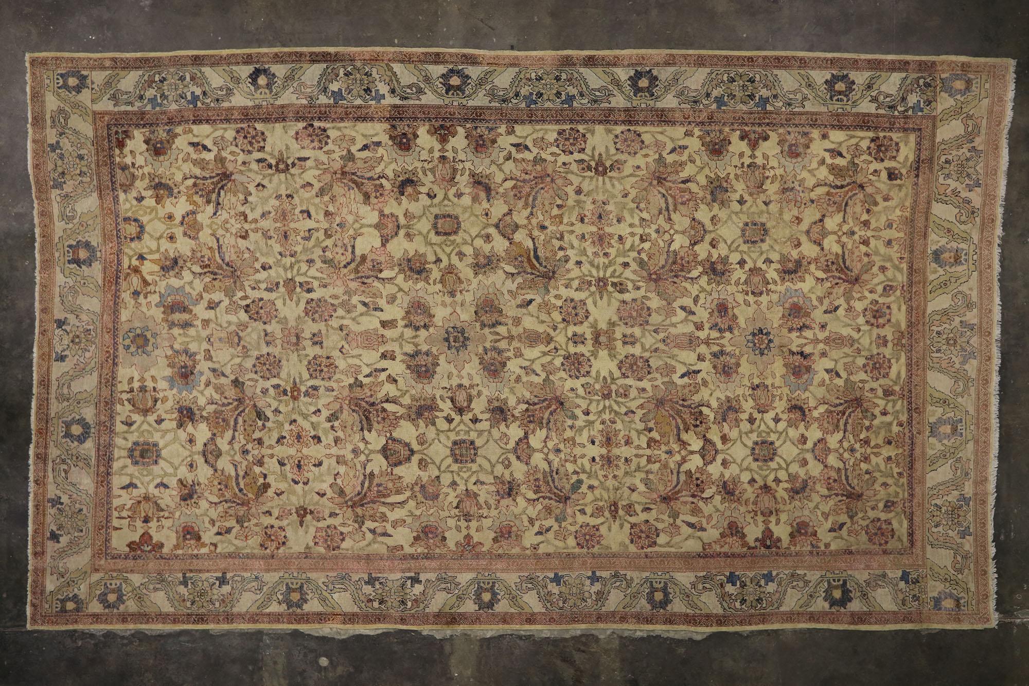 Late 19th Century Antique Persian Sultanabad Rug For Sale 2