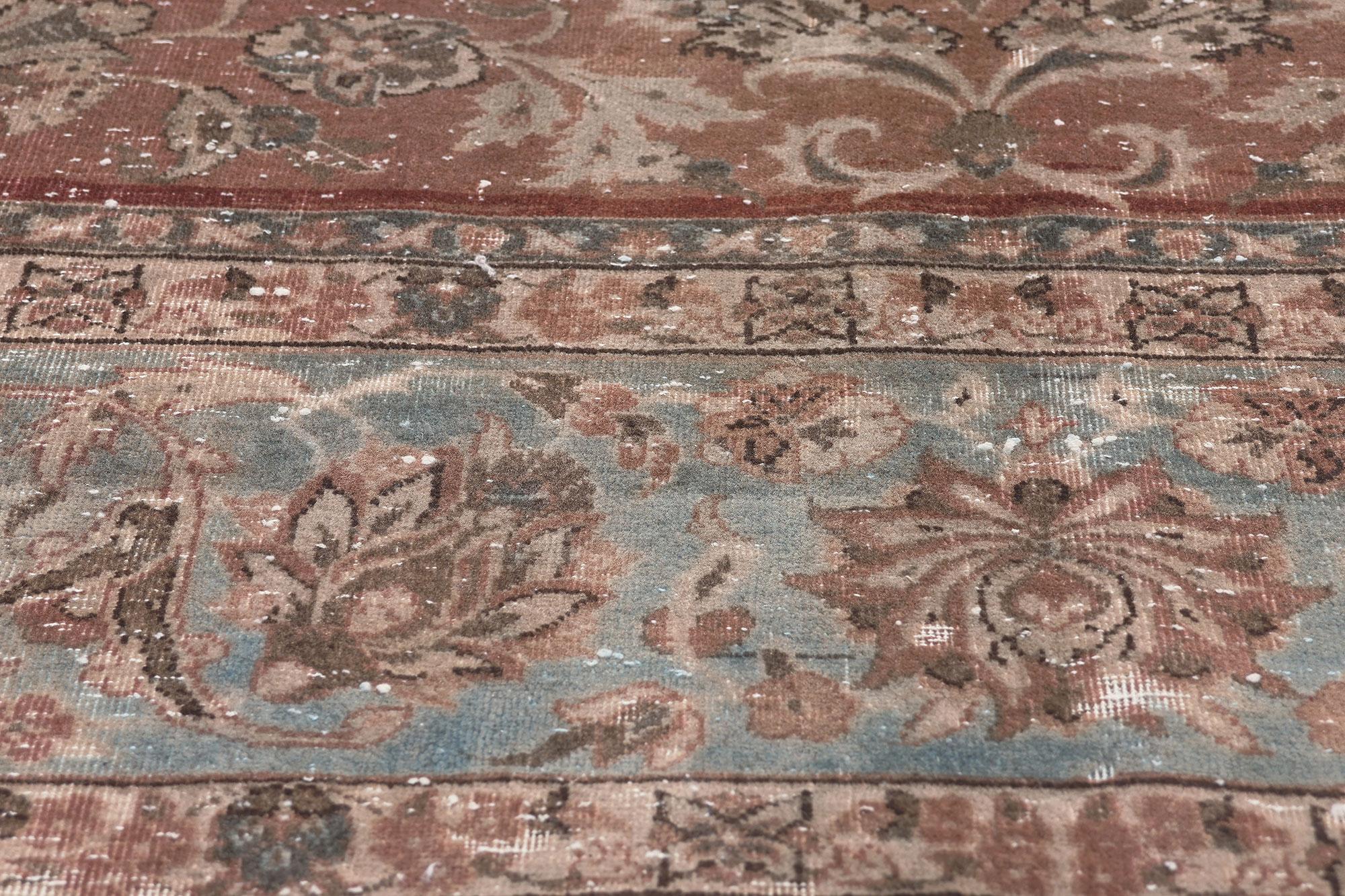 Annodato a mano Tappeto Tabriz persiano antico con colori rustici della terra in vendita