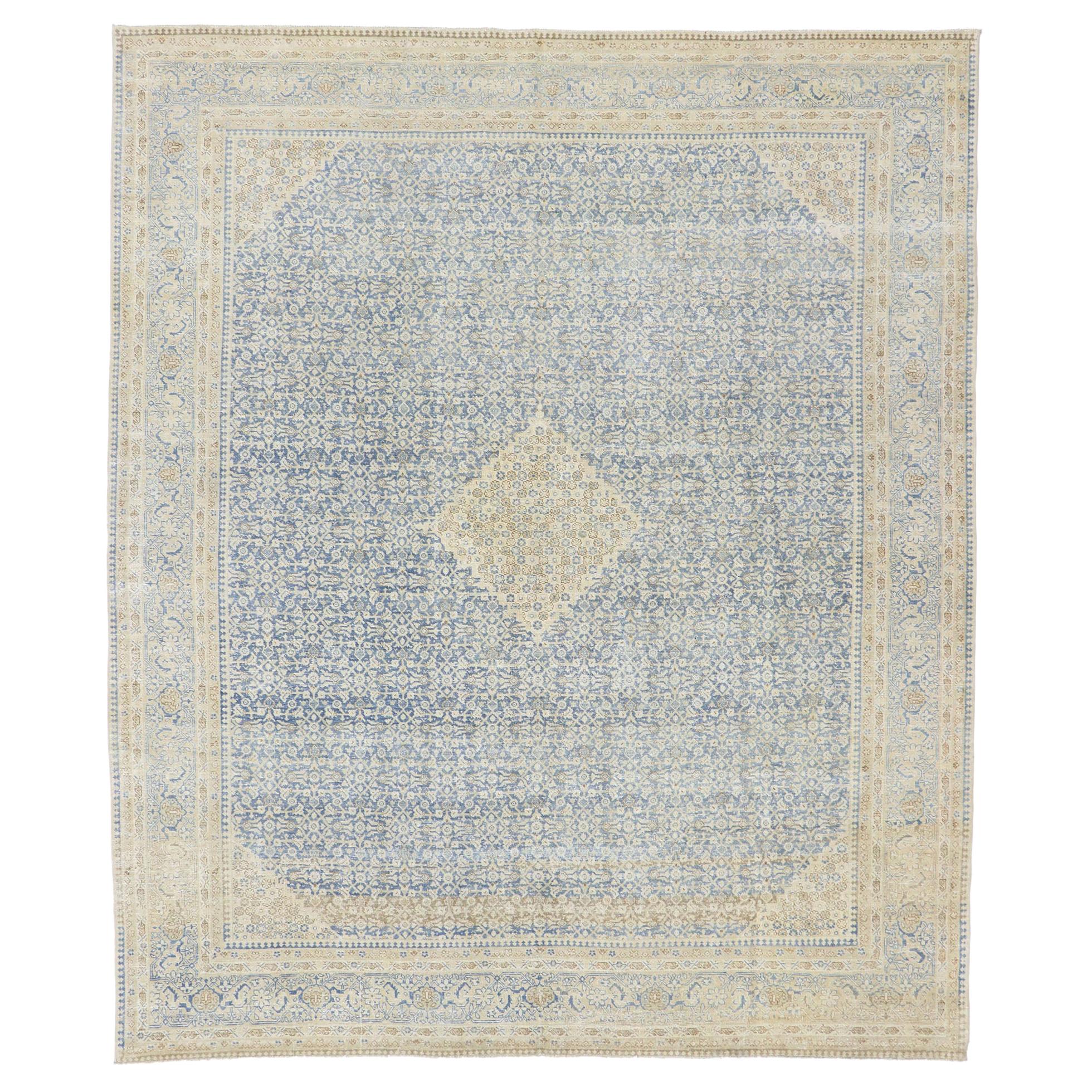 Antiker persischer Täbris-Teppich im Übergangsstil im Used-Stil, im Used-Stil