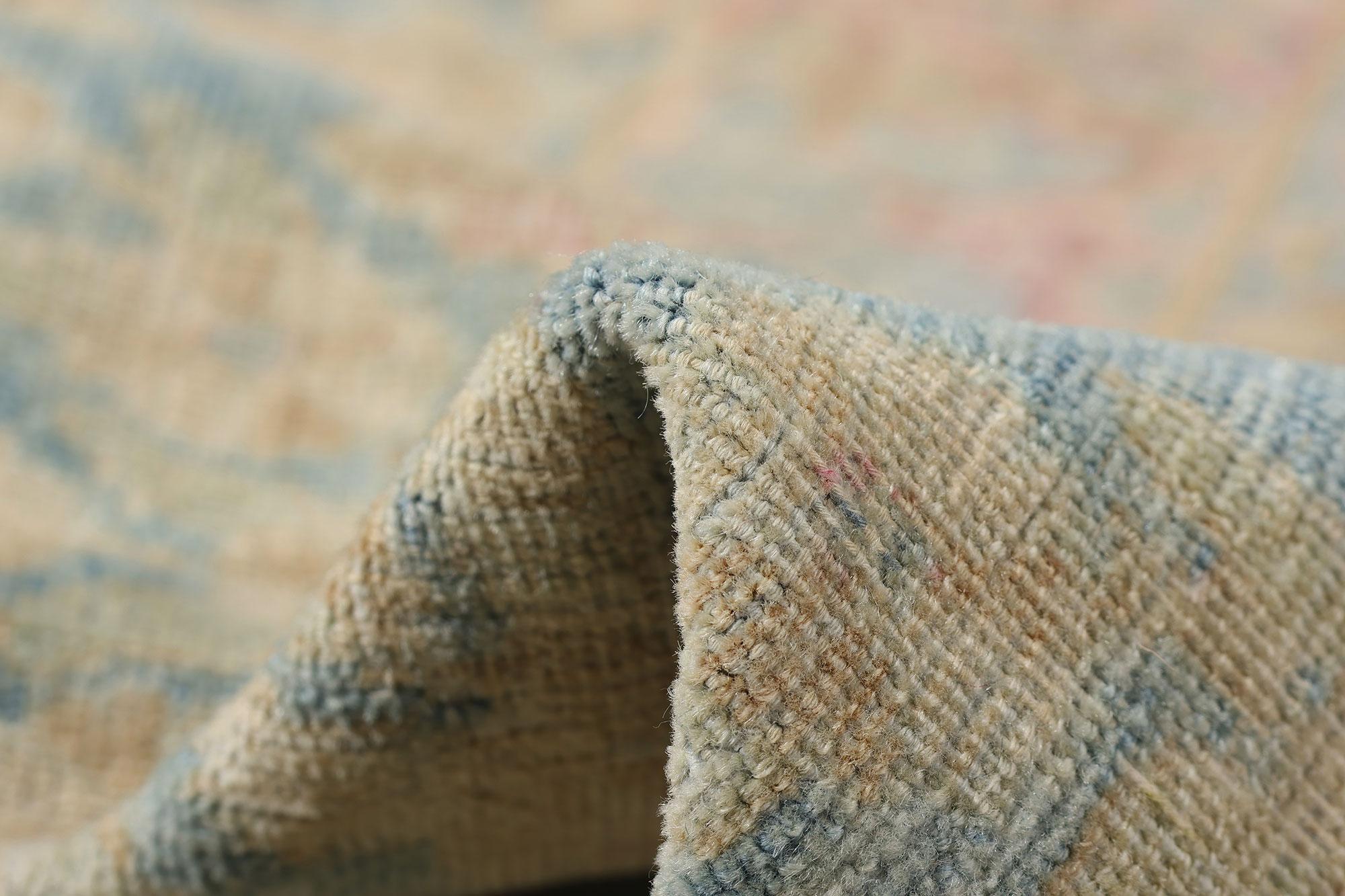 XX secolo Tappeto antico persiano Yazd con stile rustico Cotswold in vendita