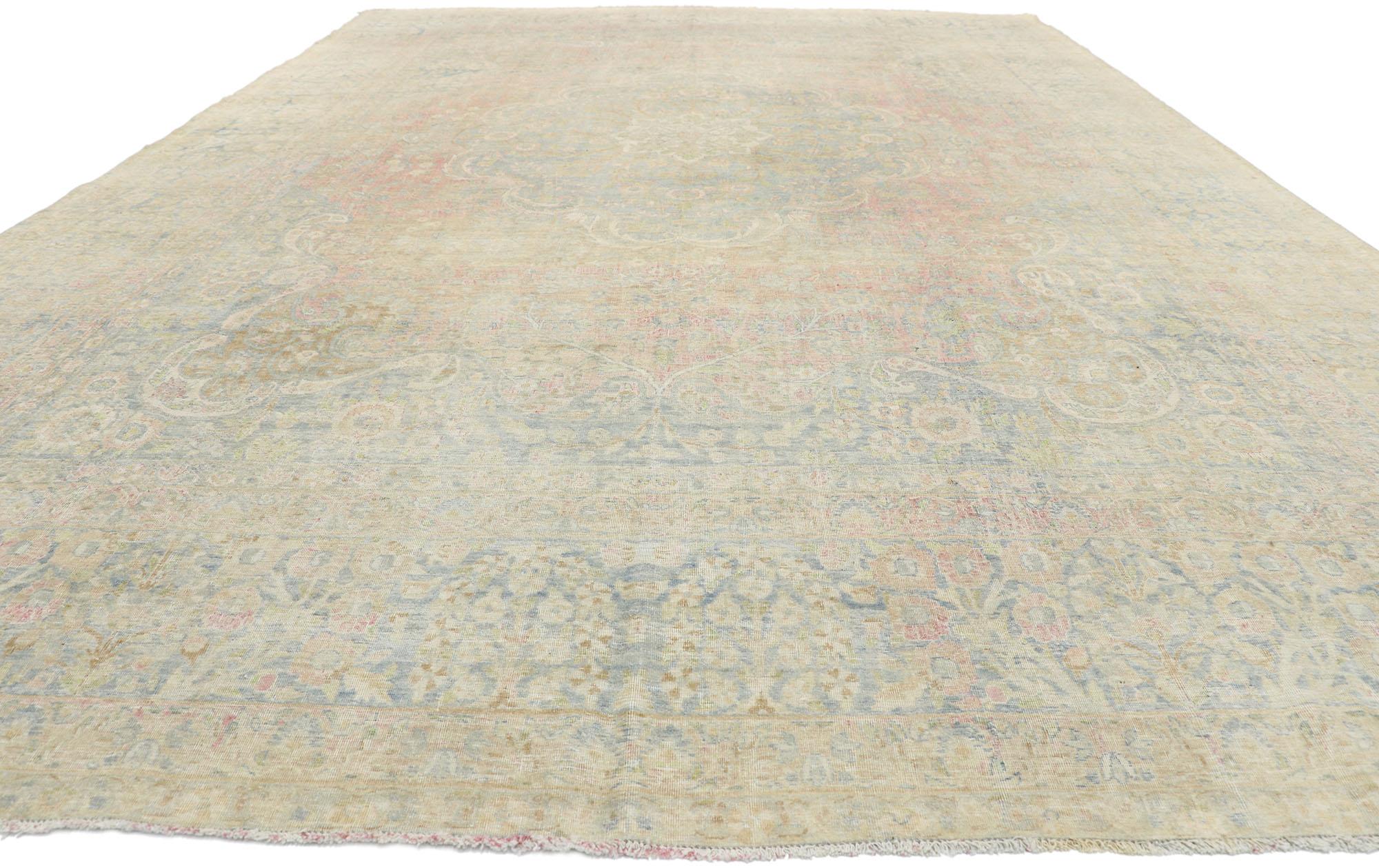 Persiano Tappeto antico persiano Yazd con stile rustico Cotswold in vendita