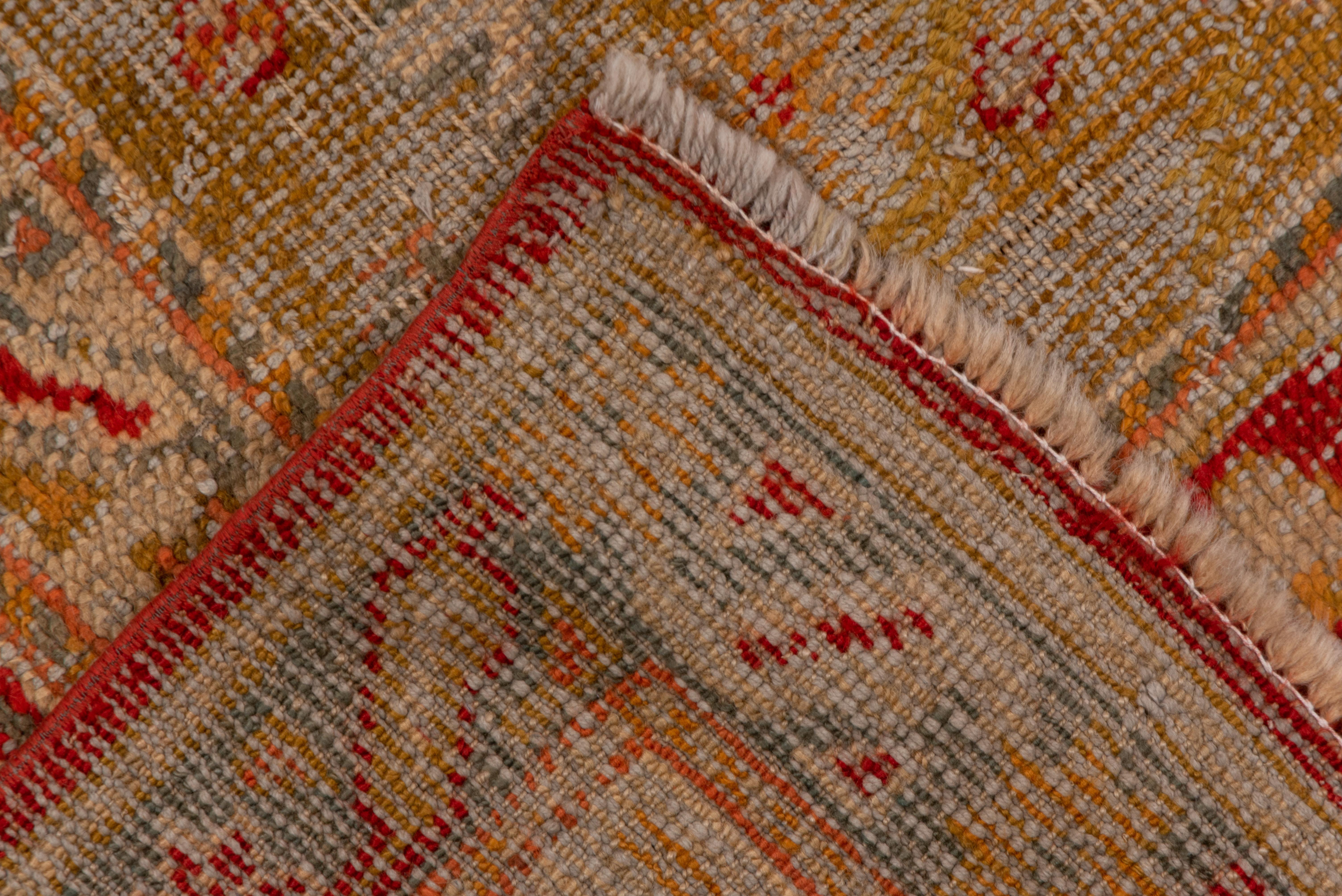 Antiker türkischer Oushak-Teppich im Used-Look, rot und Gold im Angebot 1