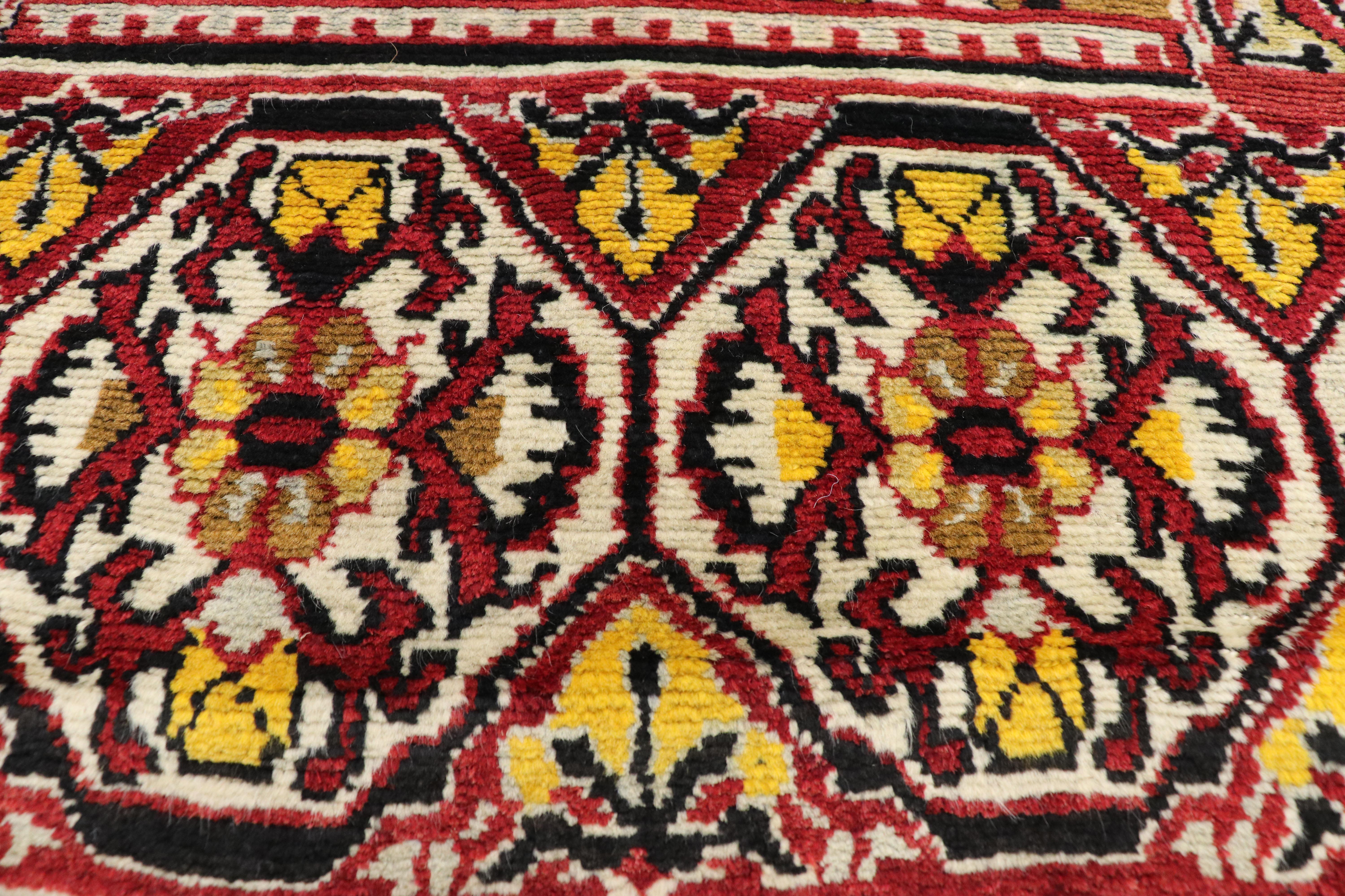 Noué à la main Tapis turc Oushak des années 1920 avec style tribal moderne en vente