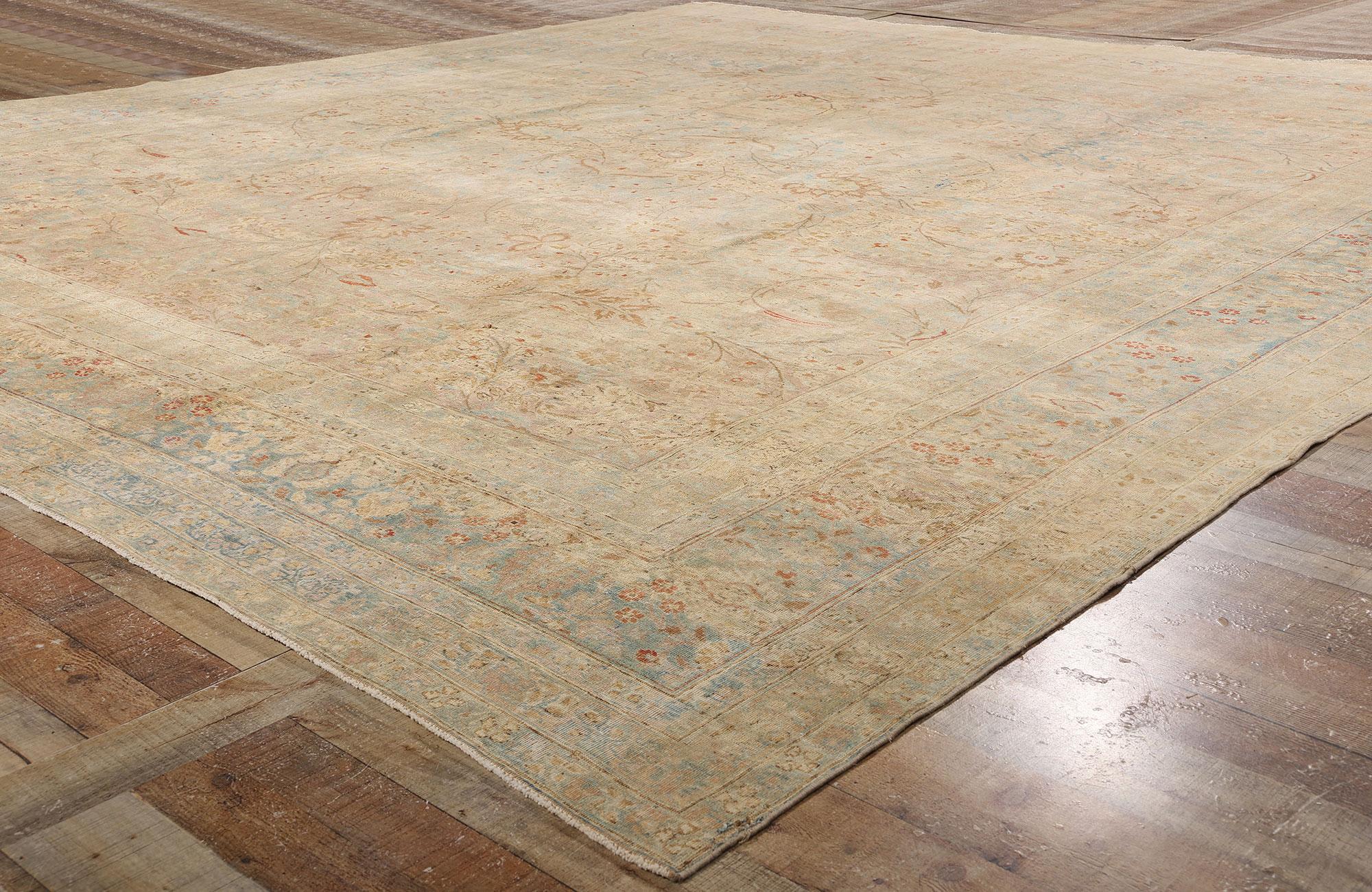 Late 19th Century Antique Persian Khorassan Rug with Traditional Style For Sale 2