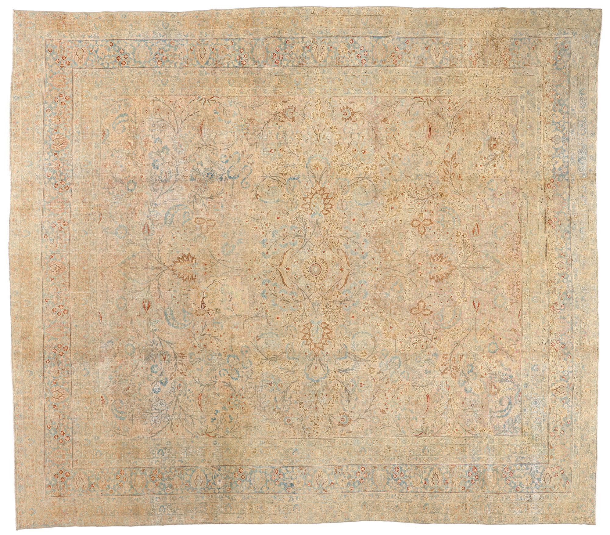 Late 19th Century Antique Persian Khorassan Rug with Traditional Style For Sale 5