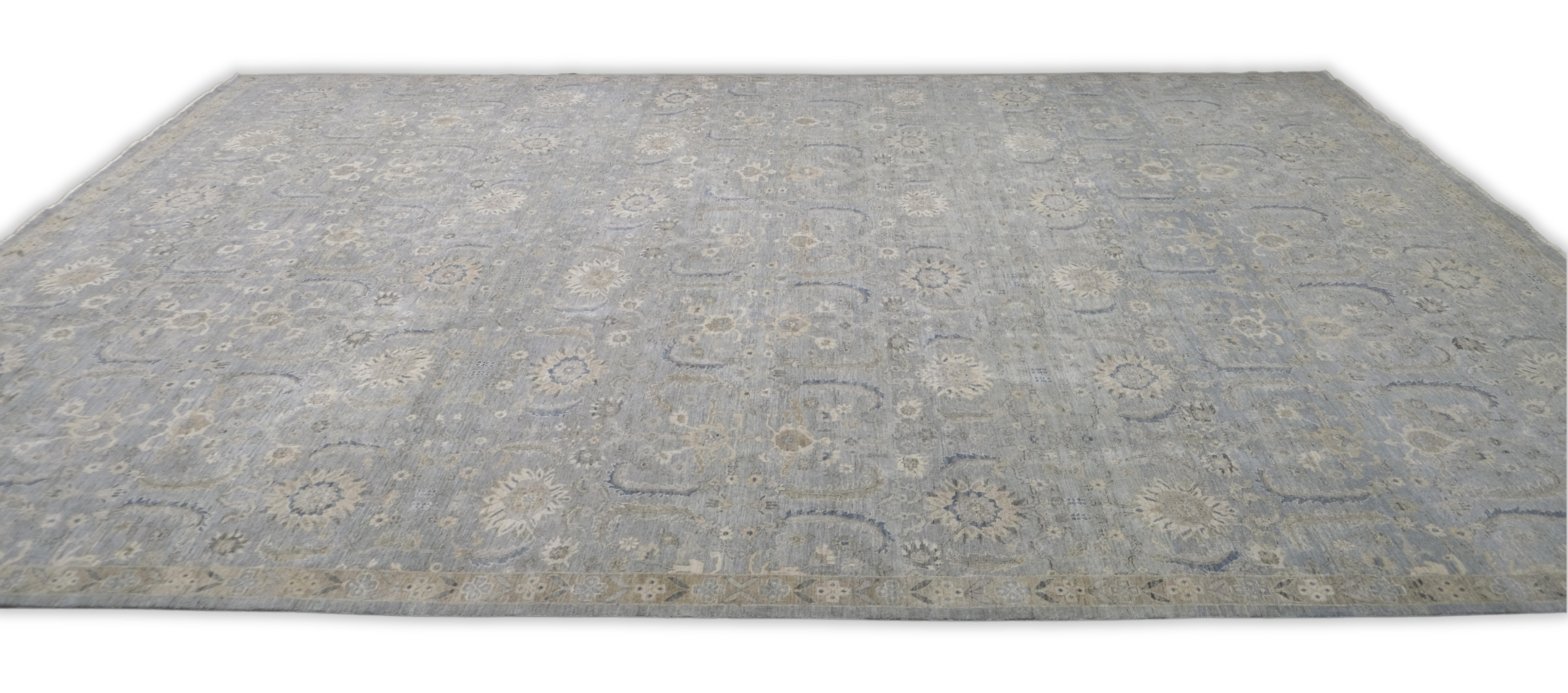 Tappeto in lana con motivo Tabriz blu e beige, con effetto invecchiato, 13'8''x19'9'' in vendita 1