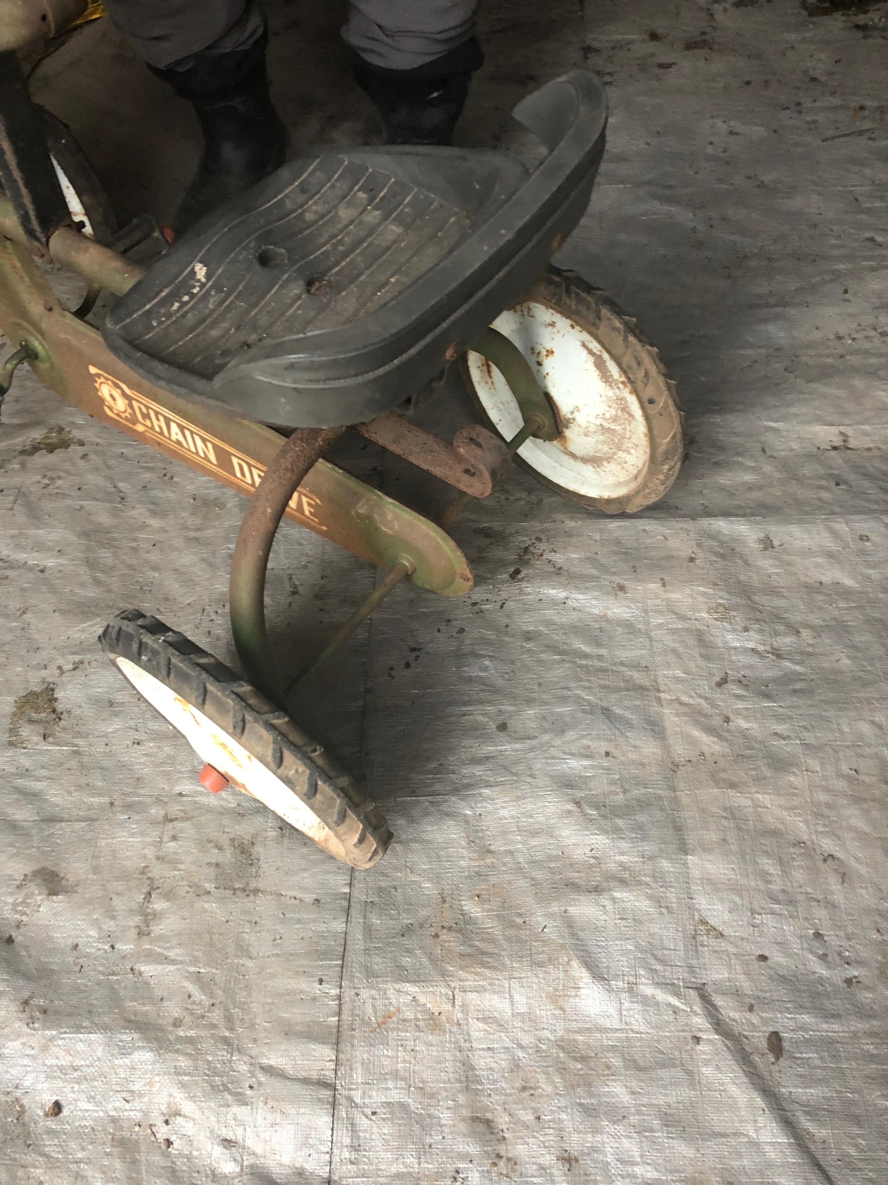 Distressed Charming Old Child's Pedal Tractor Toy In Distressed Condition For Sale In Hopewell, NJ