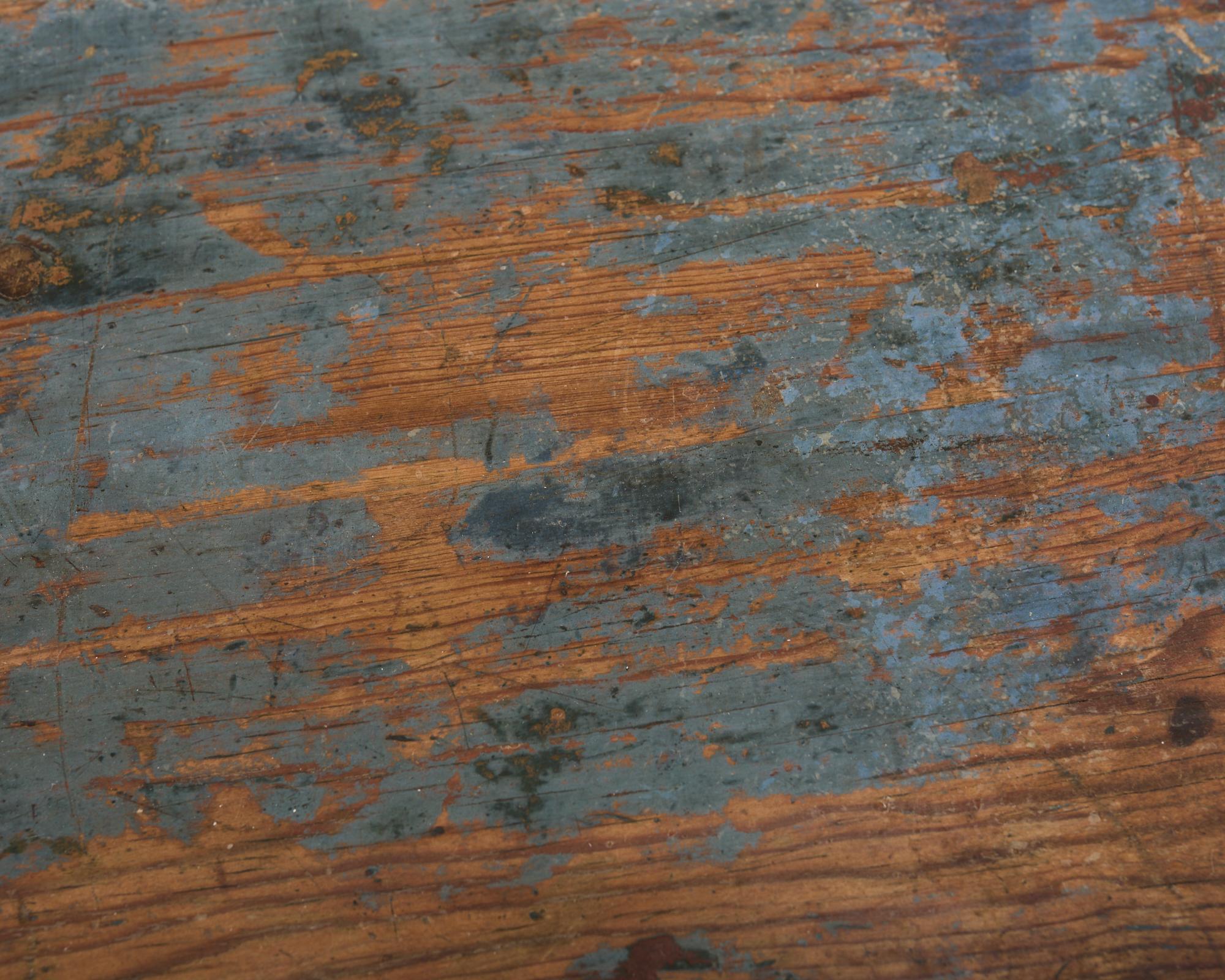 Table de salle à manger Country Farmhouse peinte en pin vieilli en vente 9