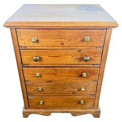 Distressed Early 20th-Century Pine Chest of Drawers, Five Brass Knobs