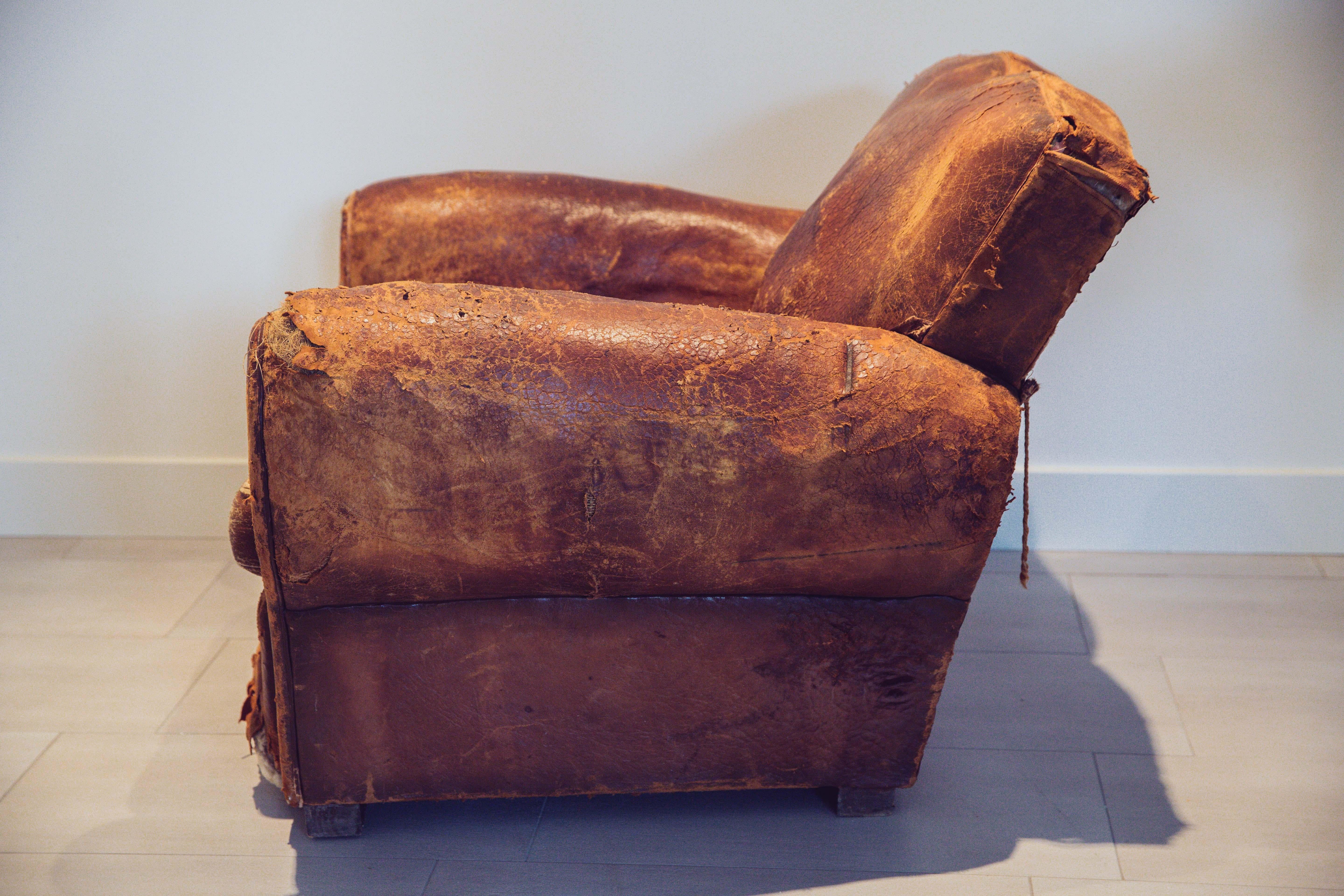 Distressed French Art Deco Leather Art Deco Club Chair In Distressed Condition For Sale In Amsterdam, NL