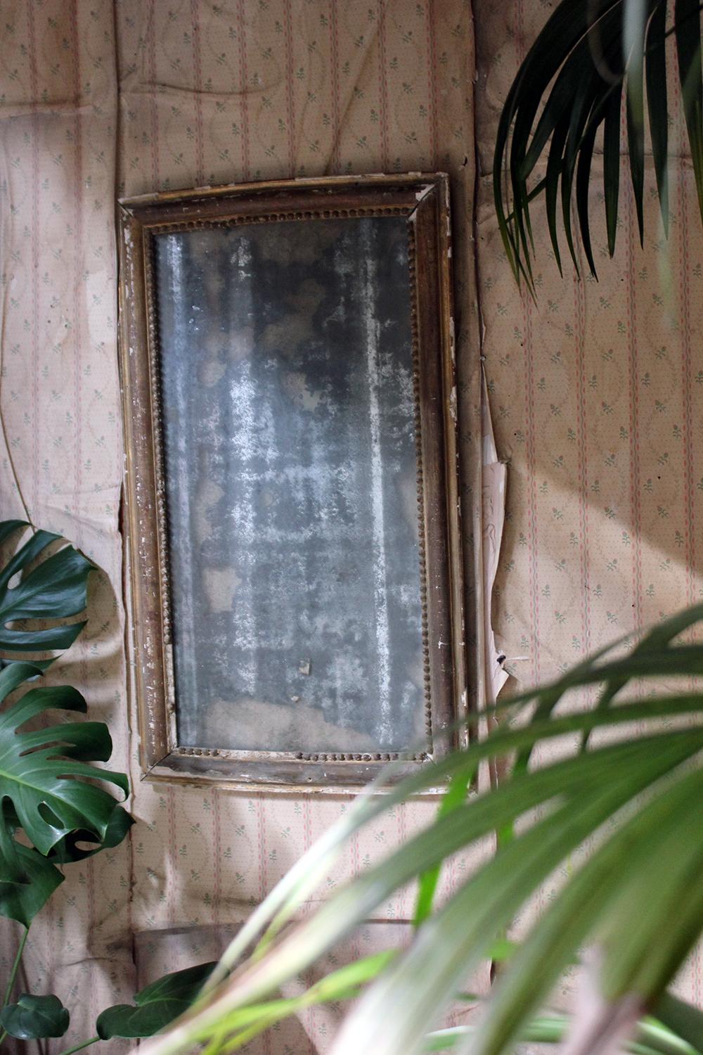 Distressed George III Period Rectangular Gilded Gesso Wall Mirror, circa 1800 7